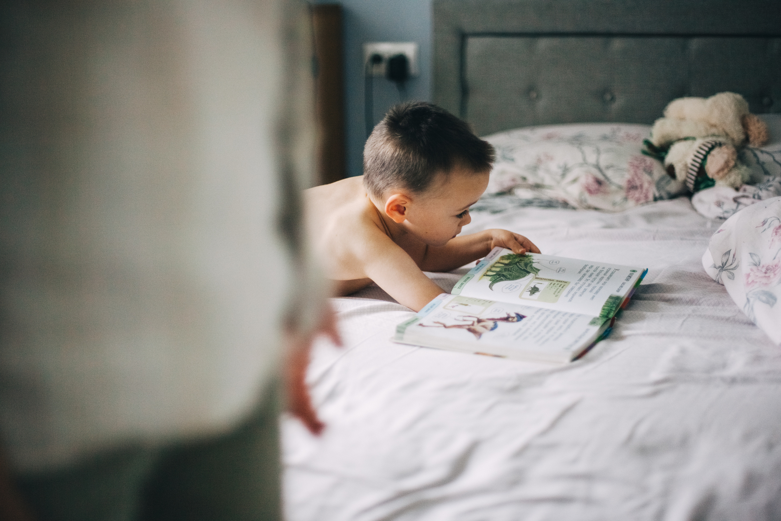 Юля и Даня. Обычный будний день. Семейный фотограф, фотограф родов, репортажей фотограф в Санкт-Петербу