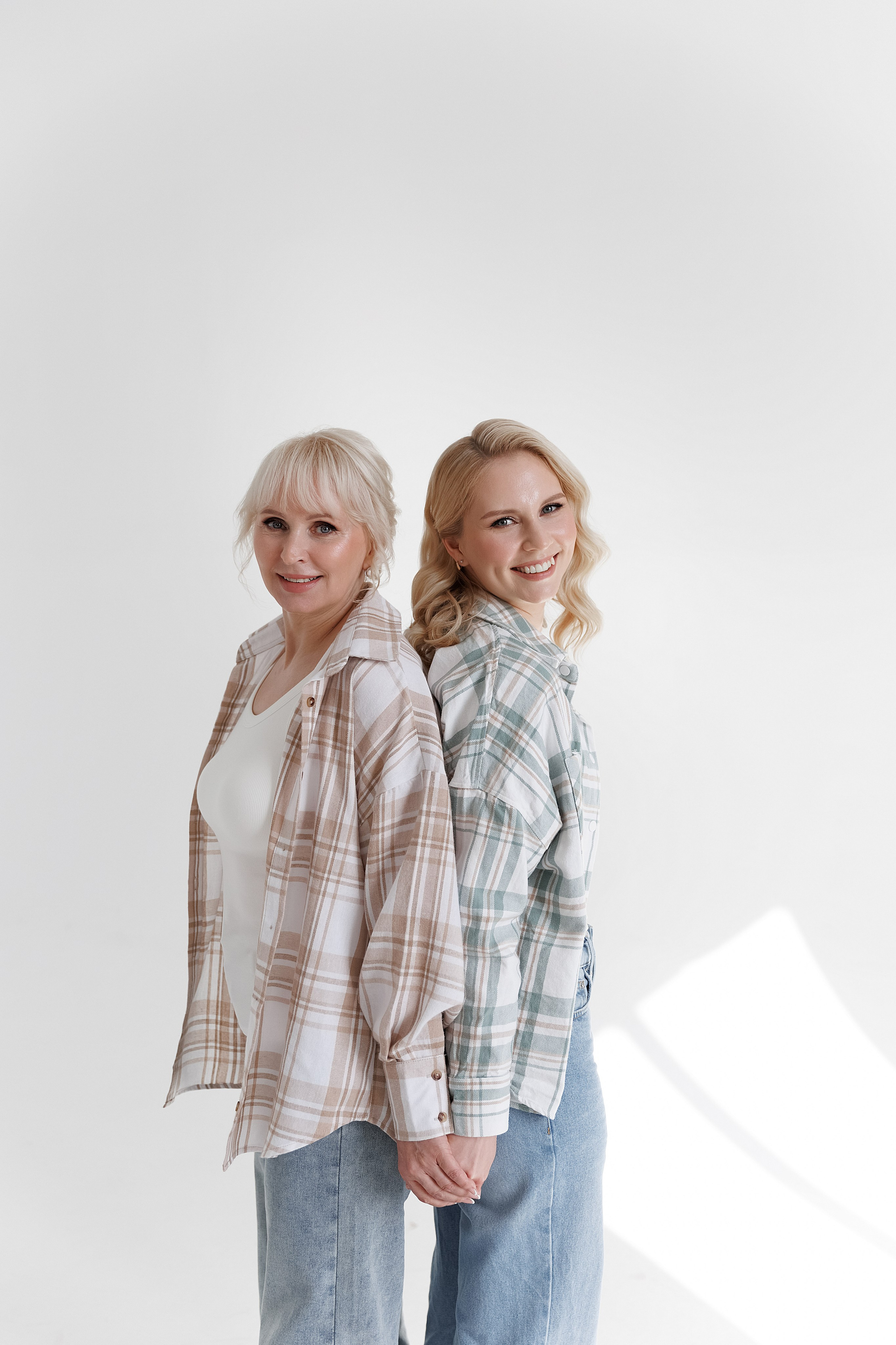 Диана с мамой в студии. Свадебный фотограф в Пскове и Санкт-Петербурге | Анна Голикова