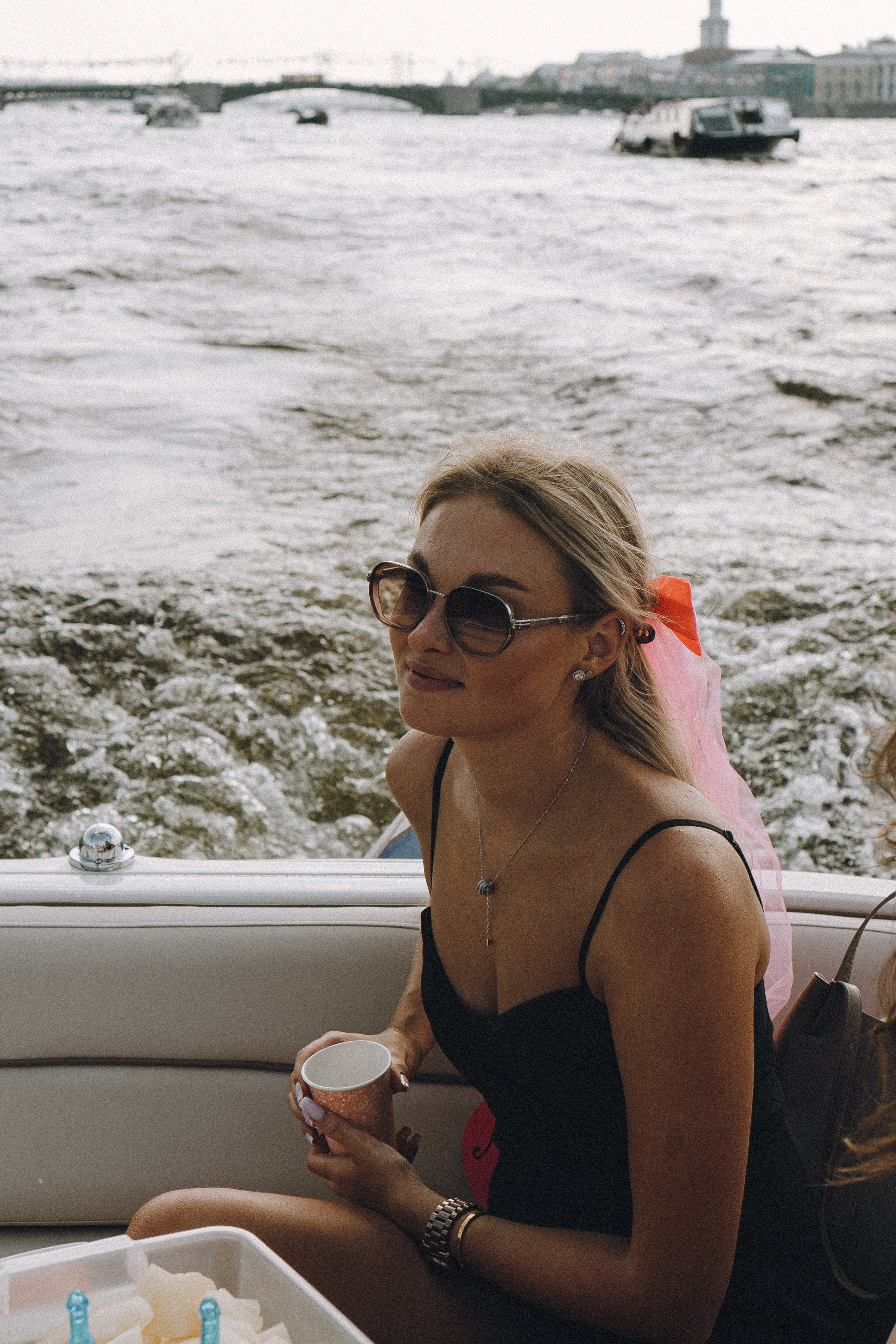 ДЕВИЧНИК НА КАТЕРЕ. Профессиональный фотограф, Санкт-Петербург — Виктория Богомолова