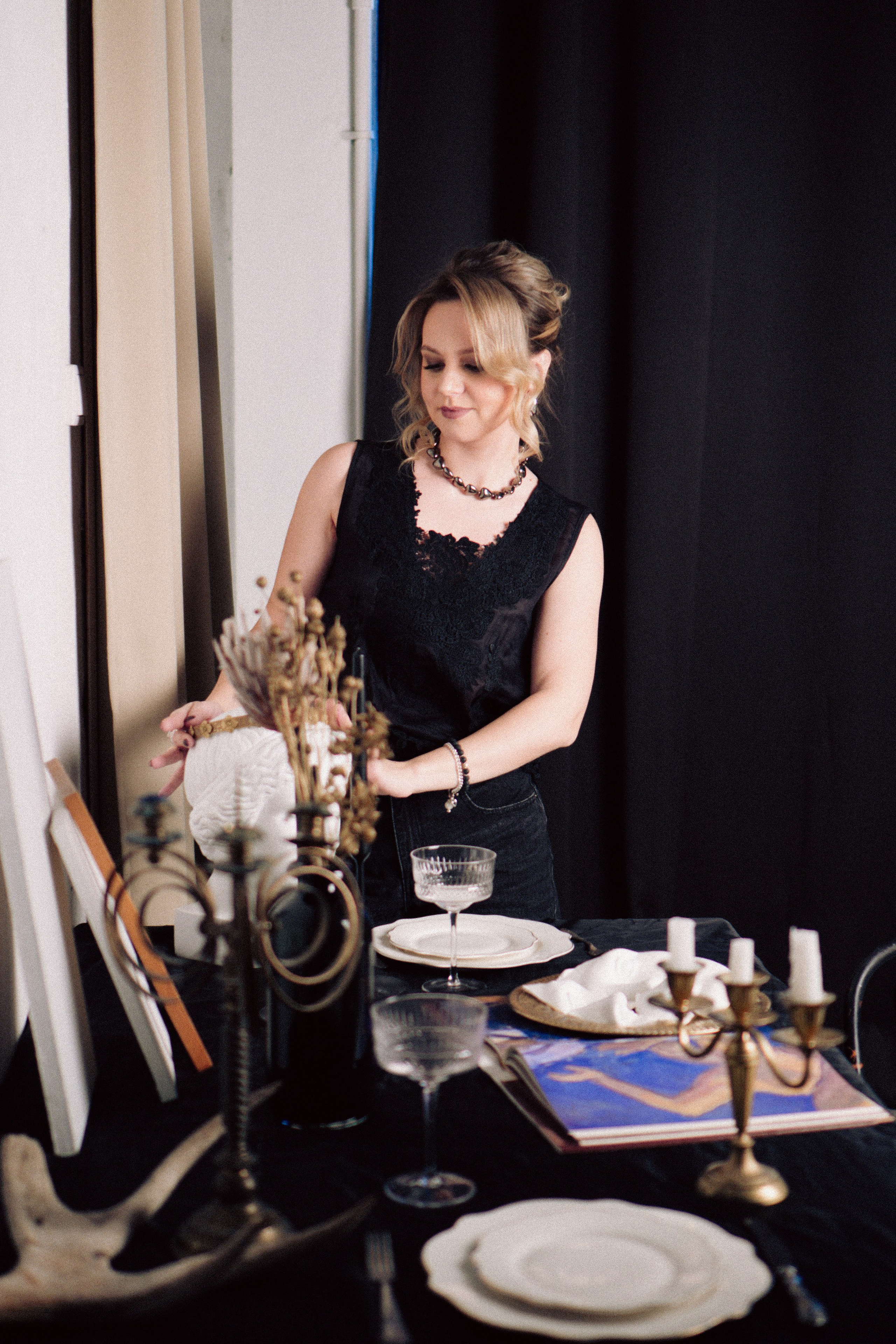 НОВОГОДНЯЯ ФОТОСЕСИИЯ В СТУДИИ ДЛЯ ДЕВУШКИ И ПРОГУЛКА ПО ЧЕРНЫШЕВСКОЙ. Профессиональный фотограф, Санкт-Петербург — Виктория Богомолова