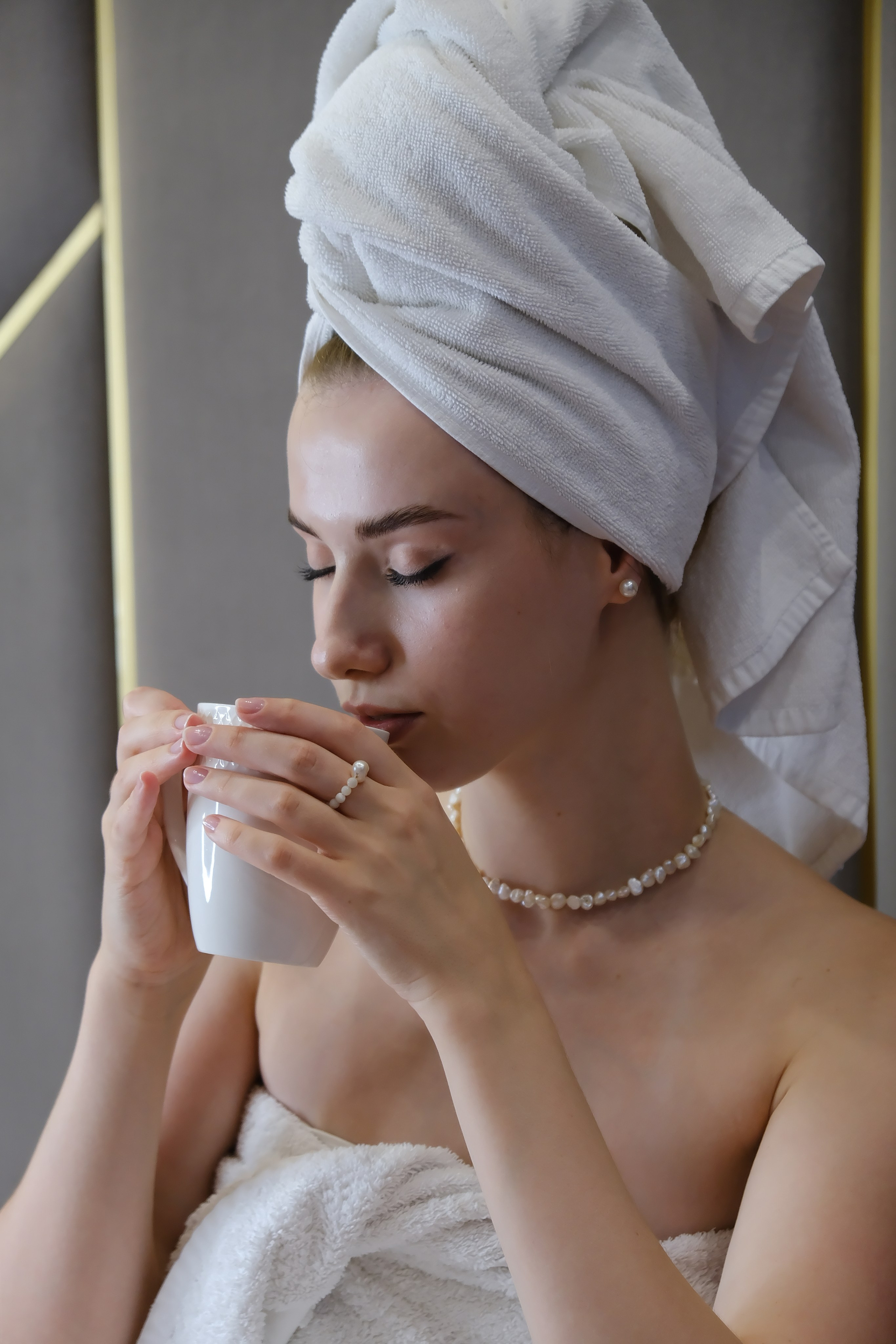 Женская фотосессия, фотосессия для девушки в студии, в Москве. Фото-ВидеоПродакшен для экспертов и брендов