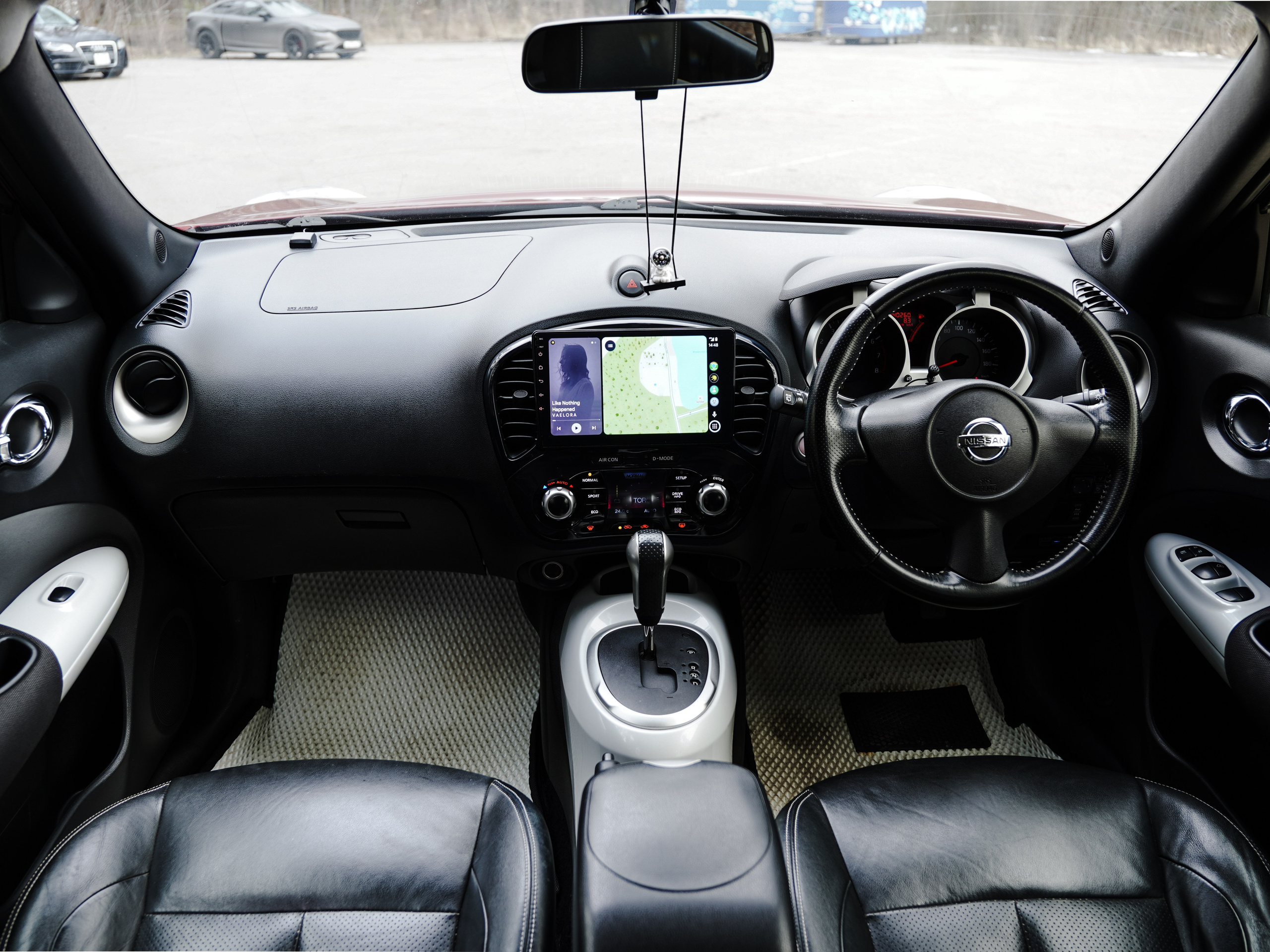 NISSAN JUKE JAPAN. Opasnophoto