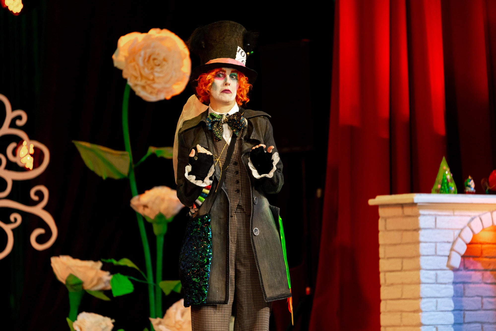 Спектакль в Доме культуры. Андрей Кровлин — фотограф в Славянке