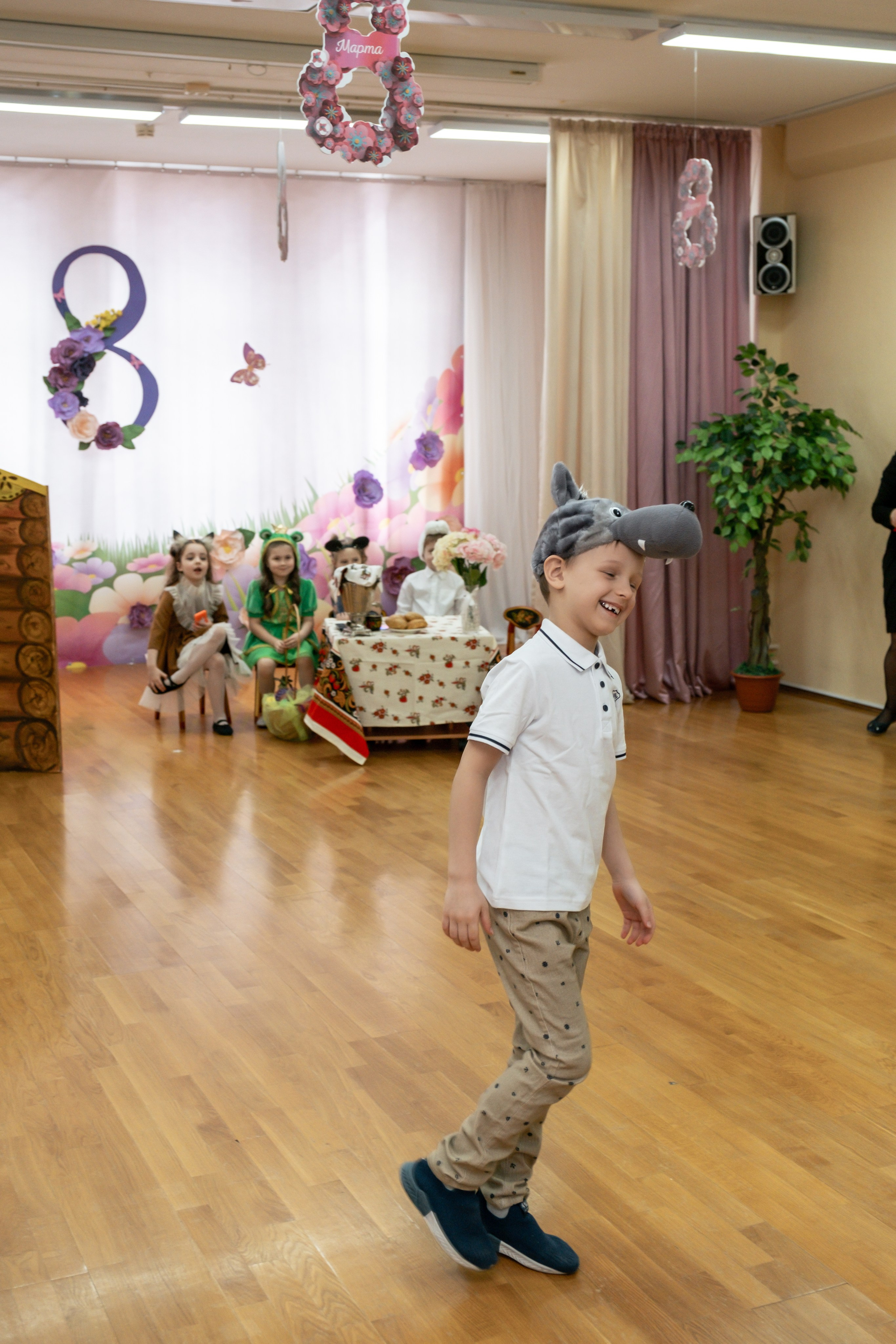 Праздник 8 марта в детском саду. Семейный и детский фотограф в Москве Светлана Потемкина