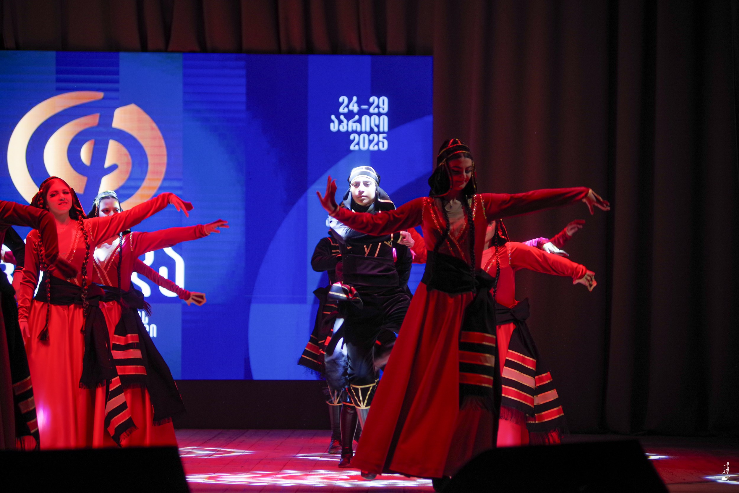 Танцы в Хоби. Портретный фотограф Денис Милютин