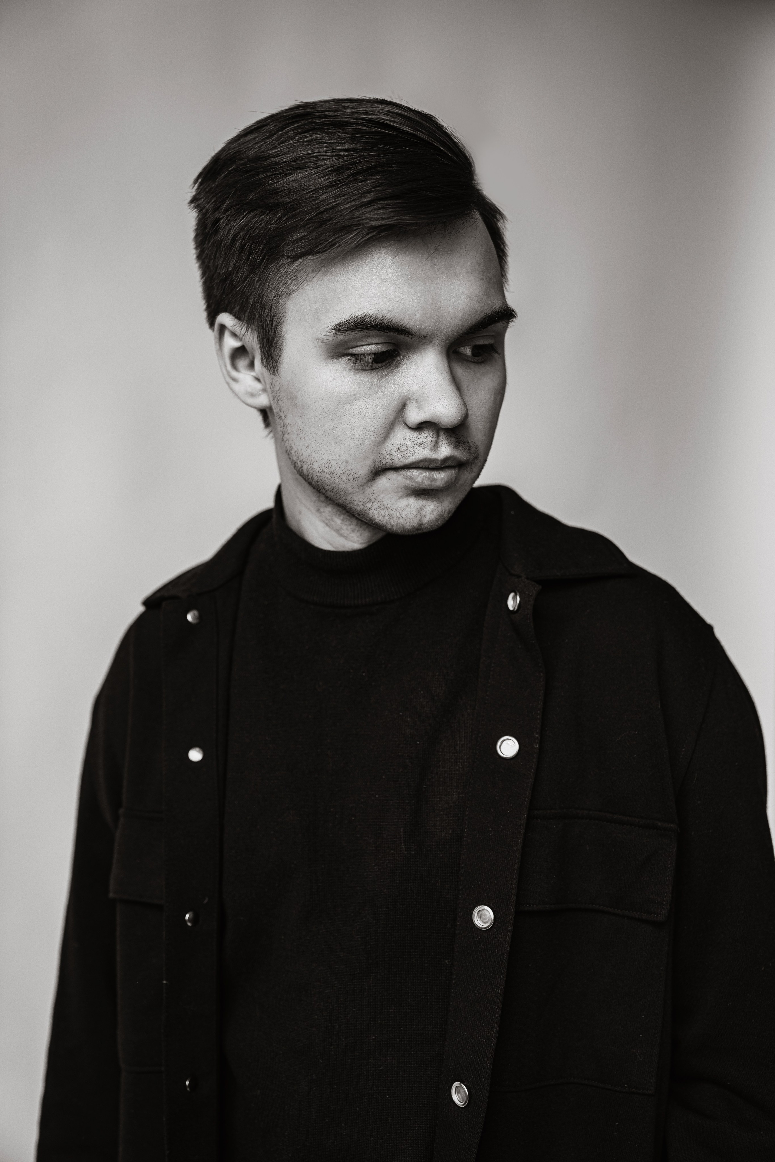 Антон 17.03. Идеальные портреты для соцсетей — Фотограф Ленар