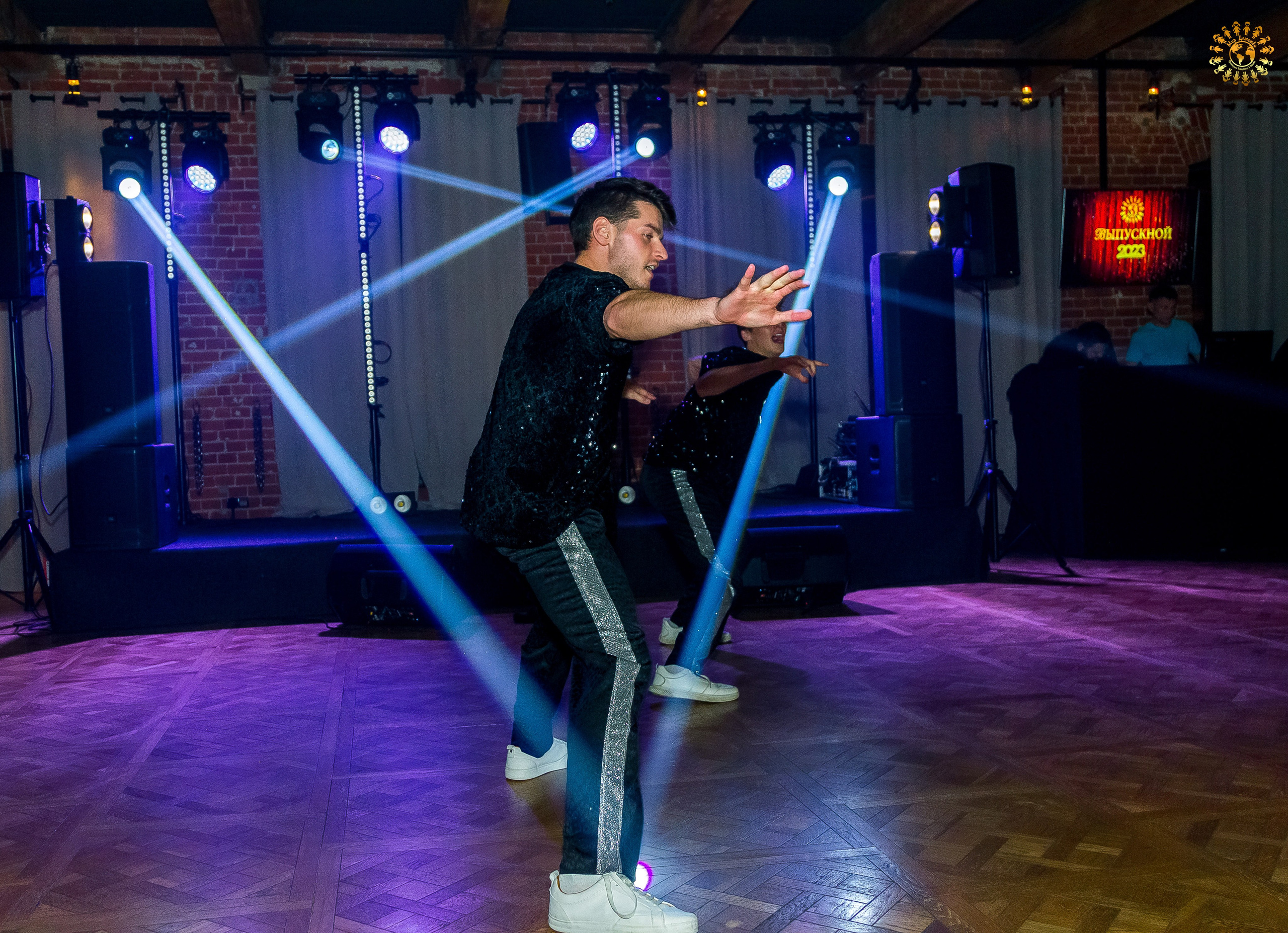 Выпускной 2023 (11-е классы) клуб «Джаггер», Москва. Репортажная съемка в Москве и области. Анималистика
