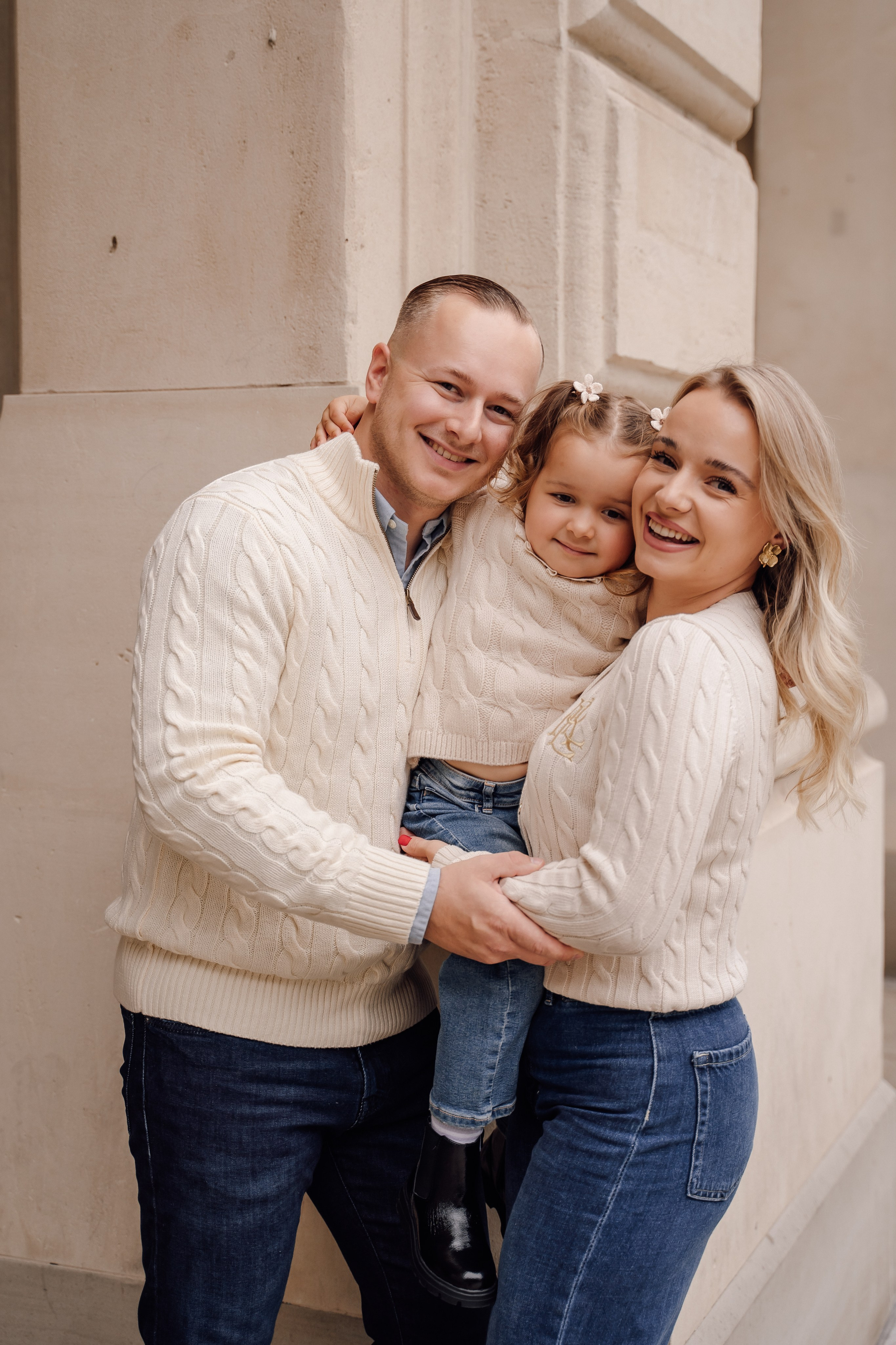 Family at Alte Oper. Анастасия Вайнер — свадебный и портретный фотограф в Германии и по всей Европе