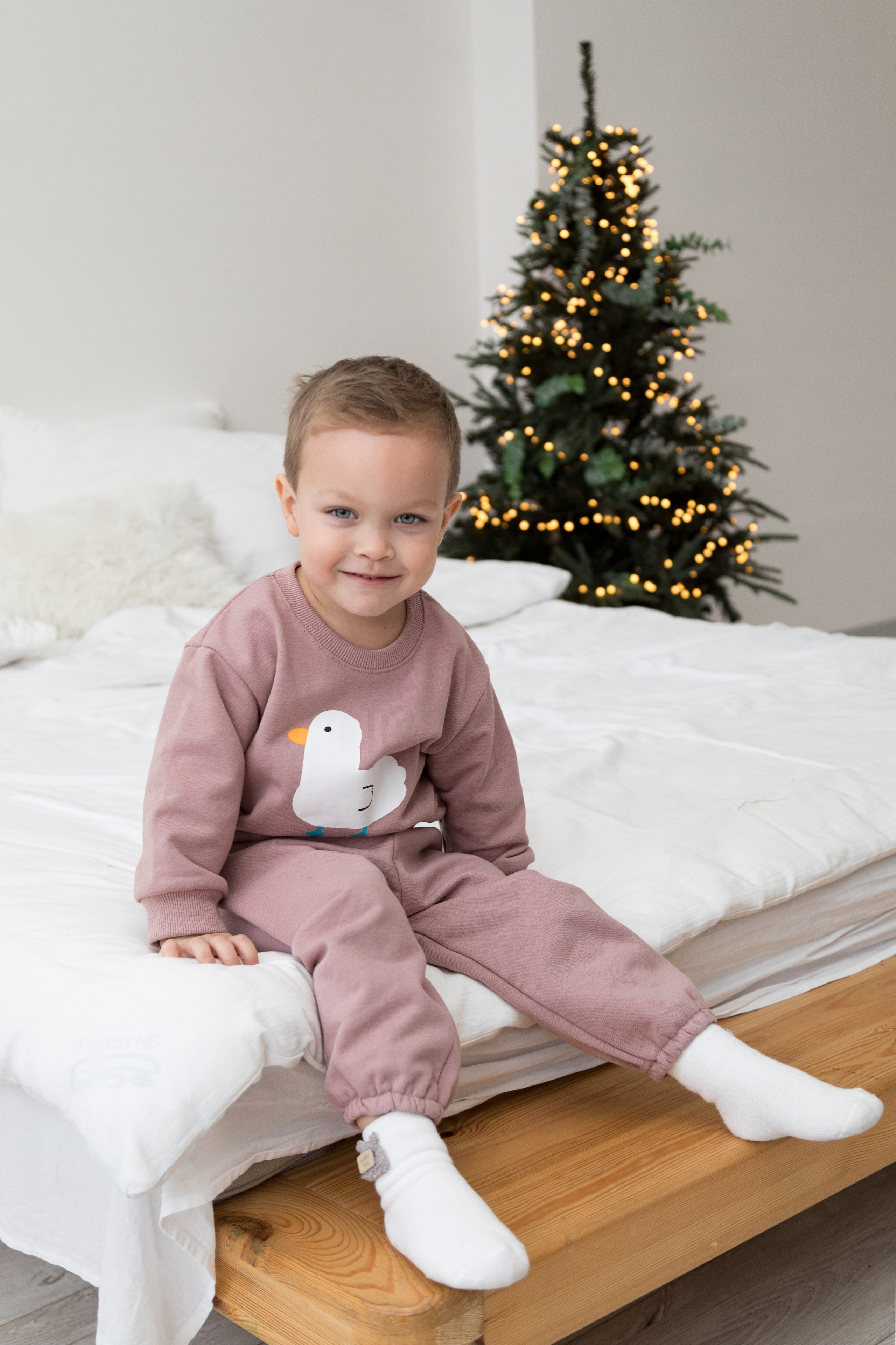 Фотосессия детской одежды для маркетплейсов Wildberries, Ozon. Детский и контент фотограф Надя Волкова Санкт-Петербург