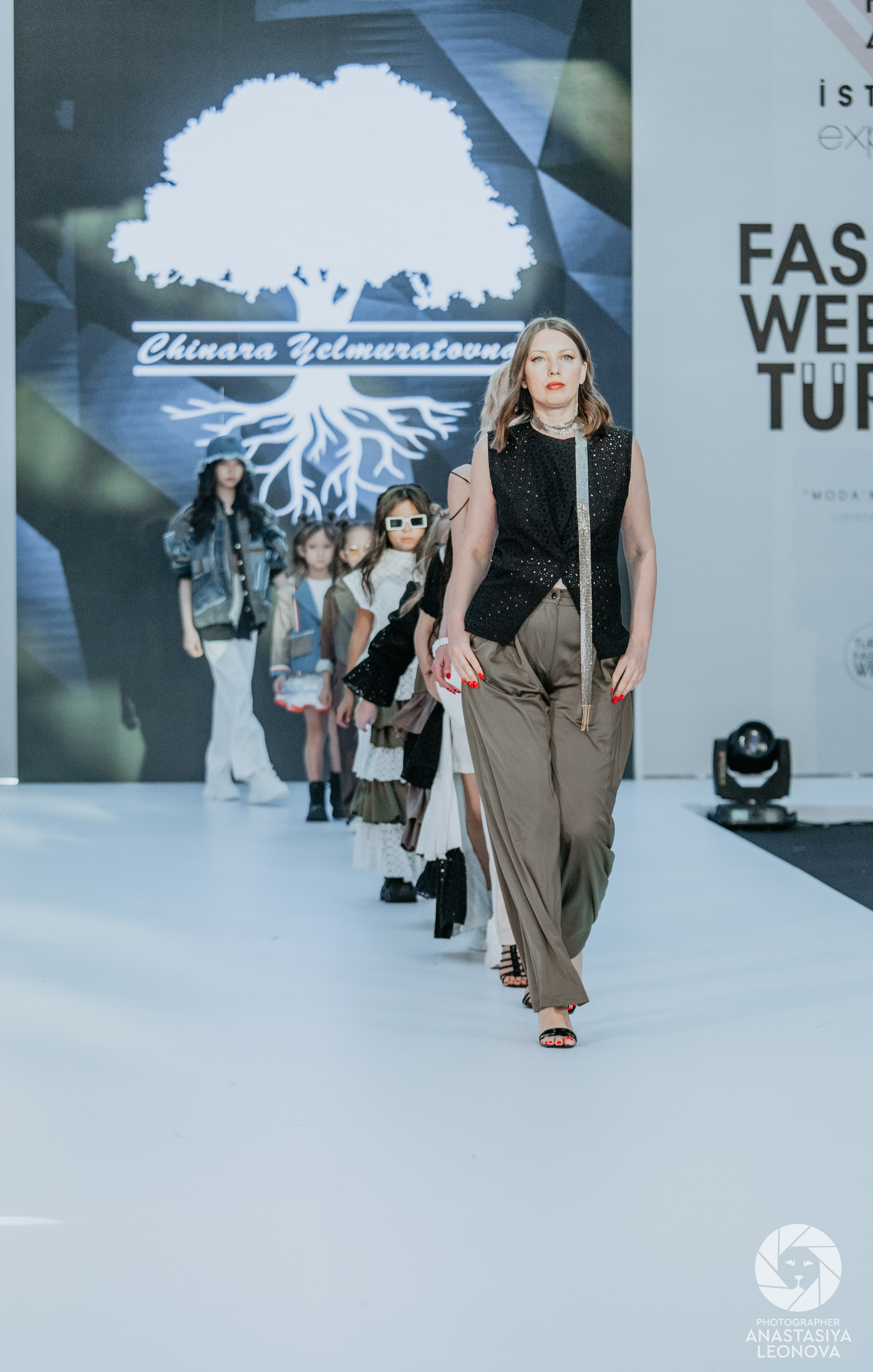 Fashion Week Türkiye [spring, 2025]. Anastasia Leonowa
