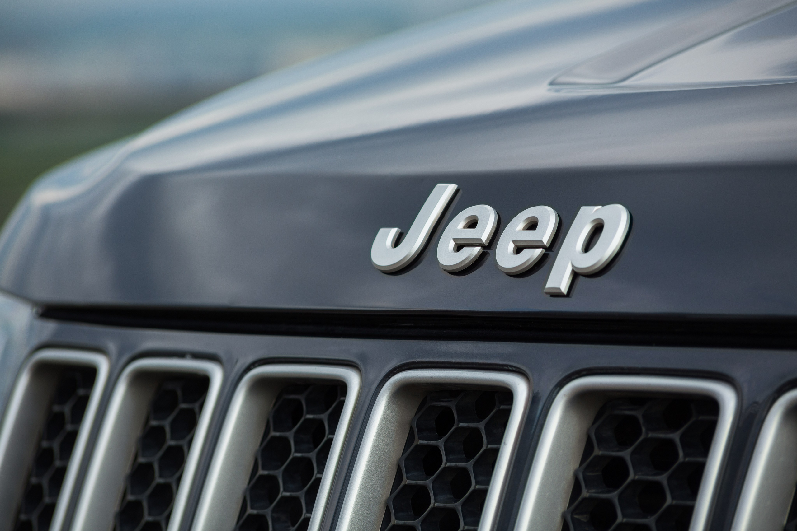 Фотосъемка автомобиля Grand Cherokee для Evil Painter. Интерьерный фотограф и ретушер в Красноярске Денис Антропов