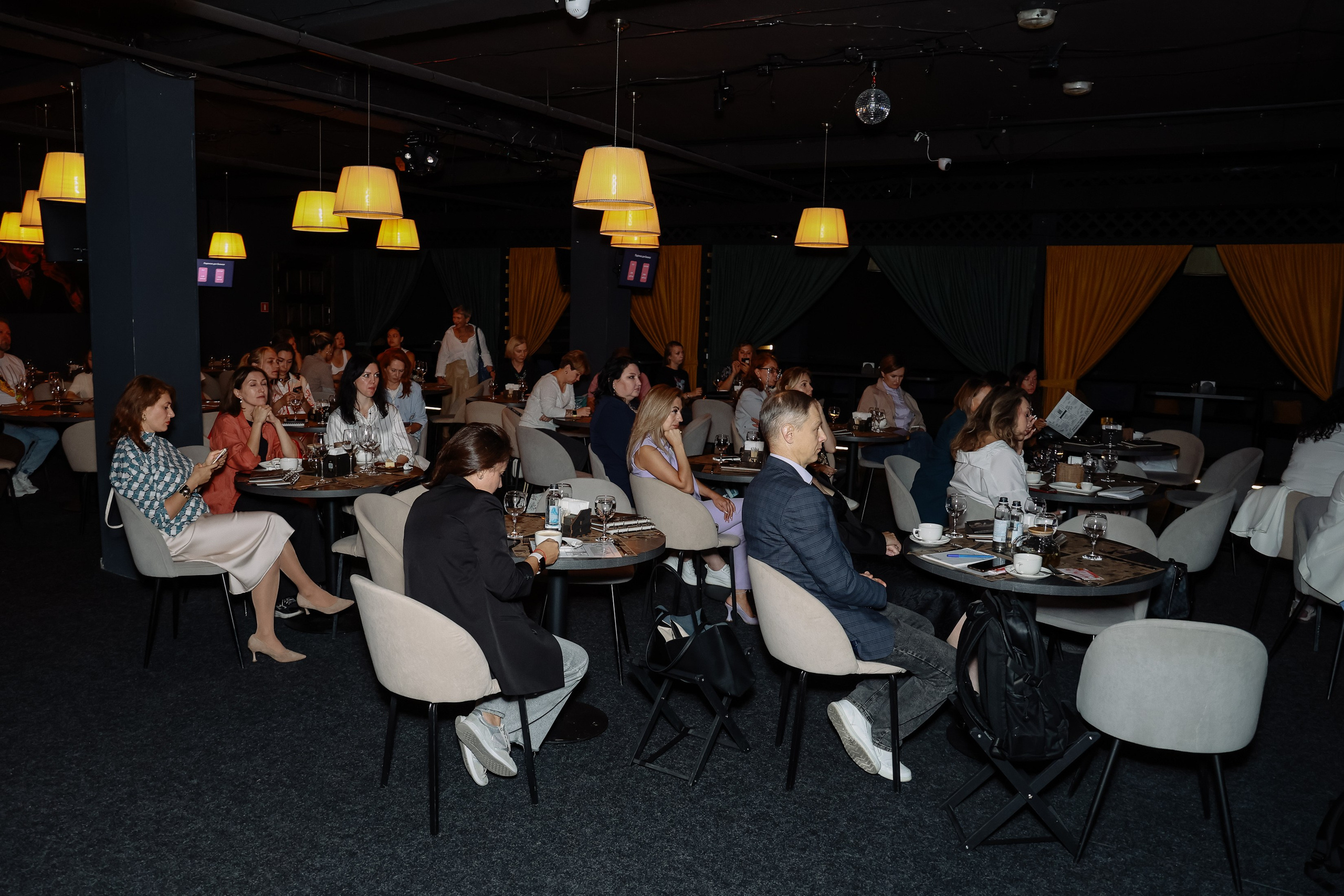 Красивый бизнес в Tomson. Фотограф Юлия Мальцева