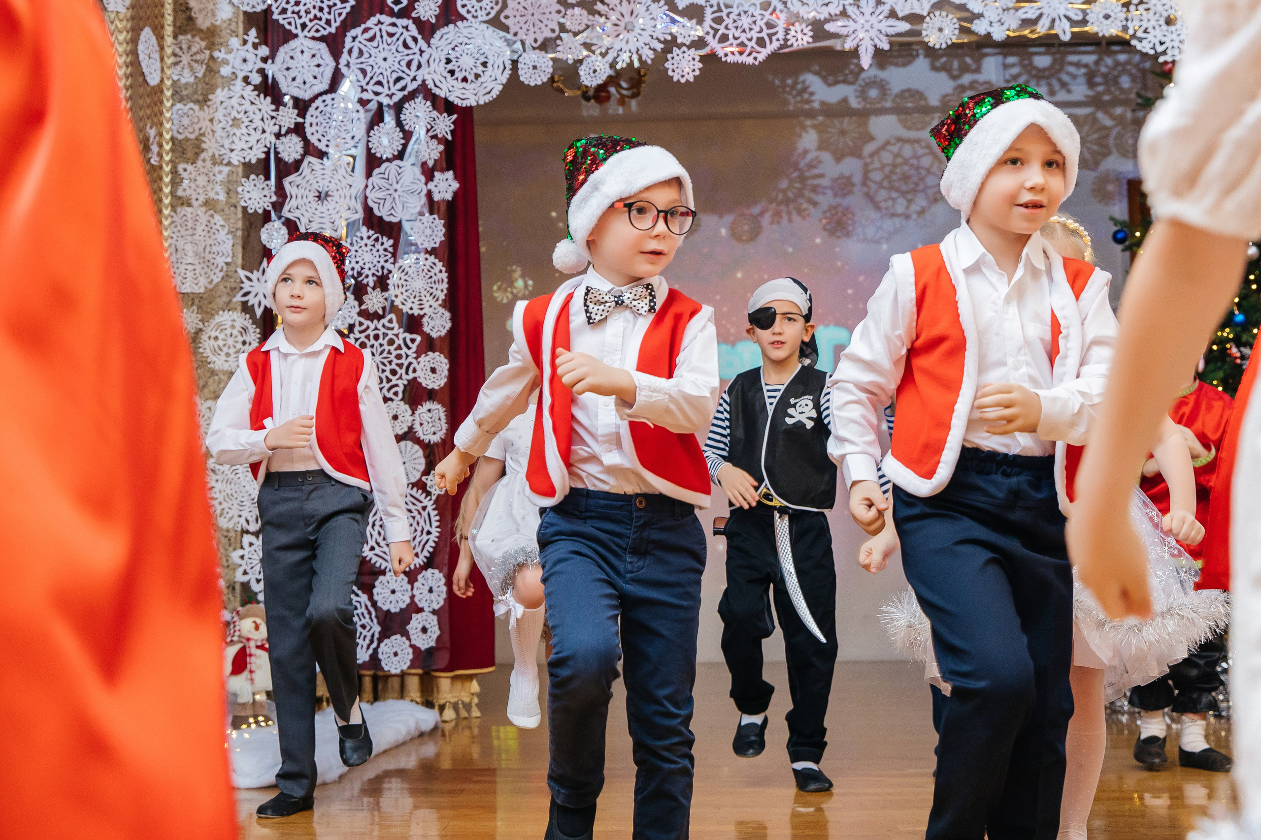 Детский сад № 93 — Утренник (20.12.2024). Свадебный и семейный фотограф Крамар Наталья