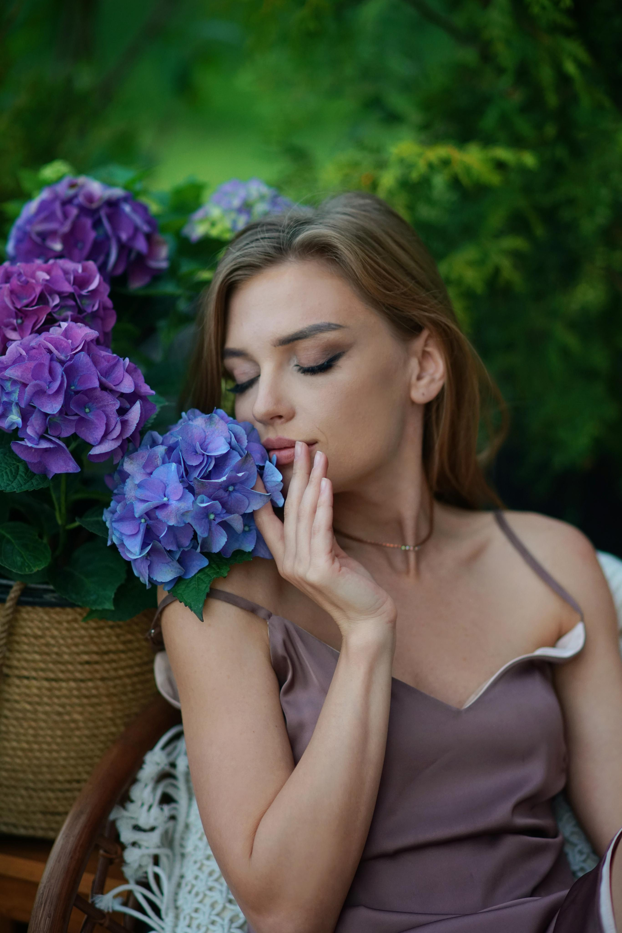 Даша, гортензии. Фотодача — загородный дом для съемок в Домодедово, Московская область