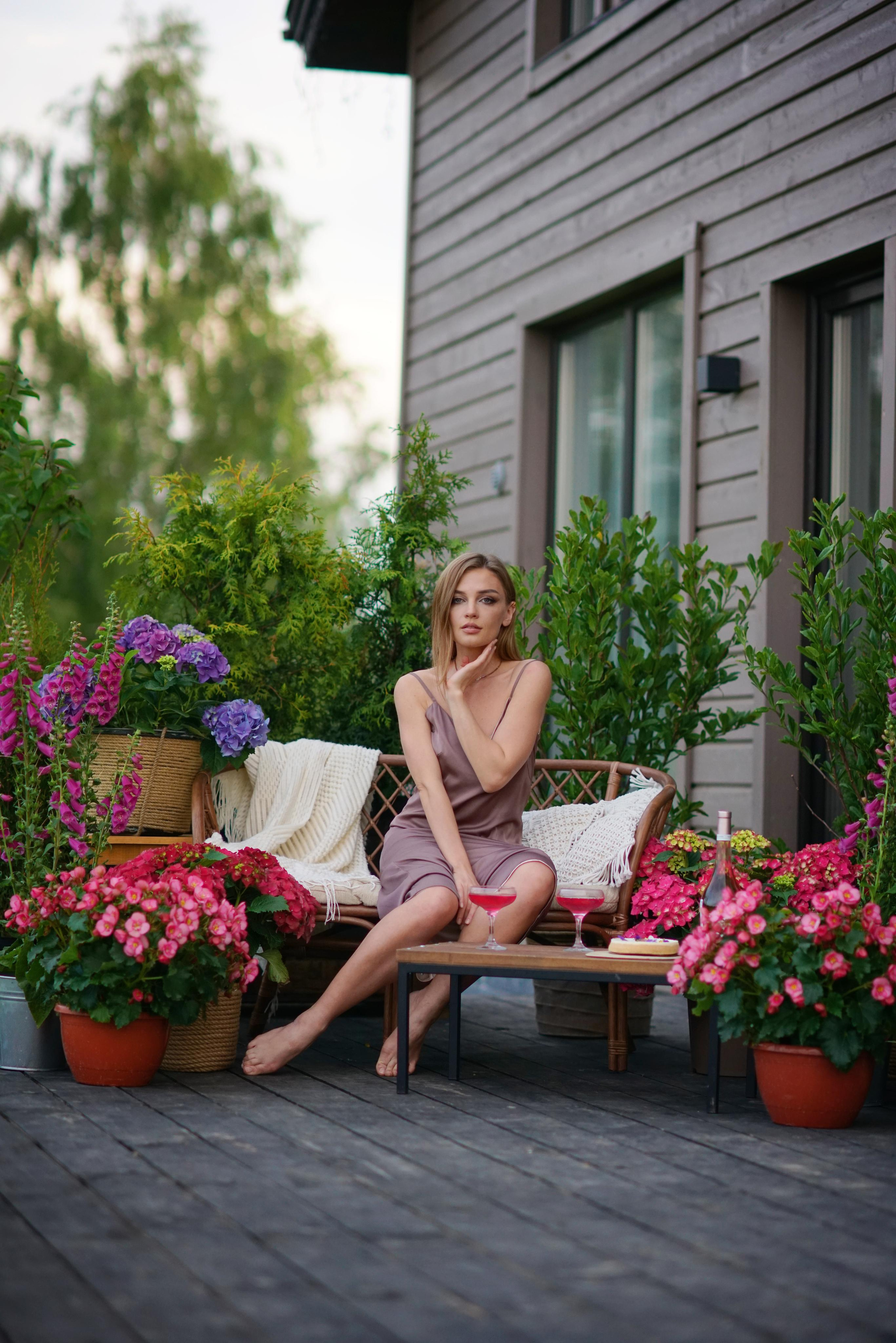 Даша, гортензии. Фотодача — загородный дом для съемок в Домодедово, Московская область