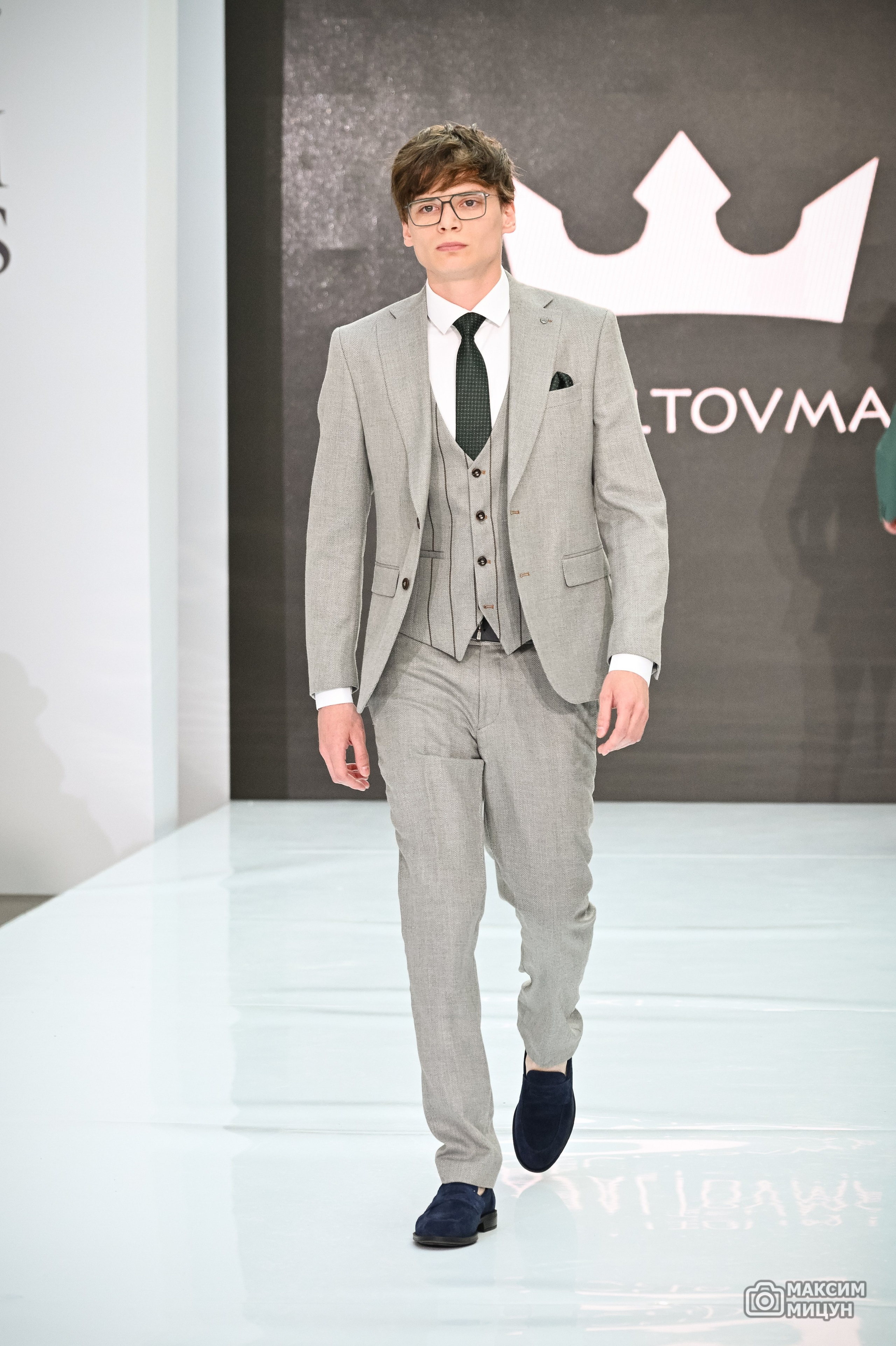 Модные показы. Фотограф Максим Мицун. Портрет, свадьба, репортаж, каталог