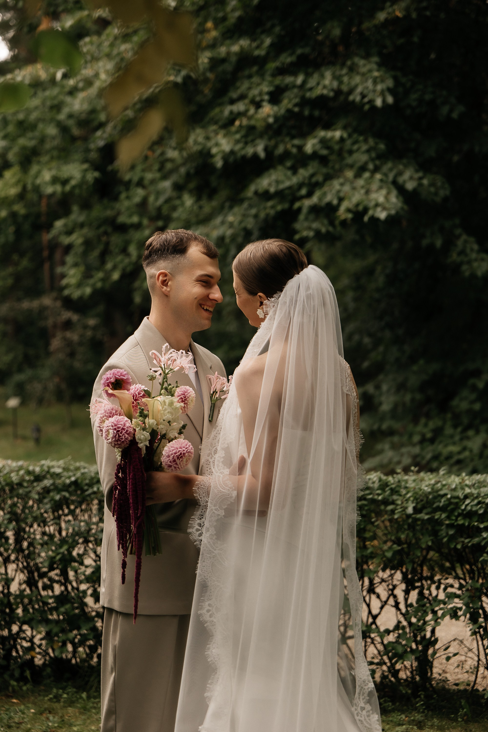 Свадьбная фотосессия в отеле Кронон (Гродно, Беларусь). Свадебный и семейный фотограф Виолетта Сидельникова. Краснодар, Россия, Беларусь, Европа