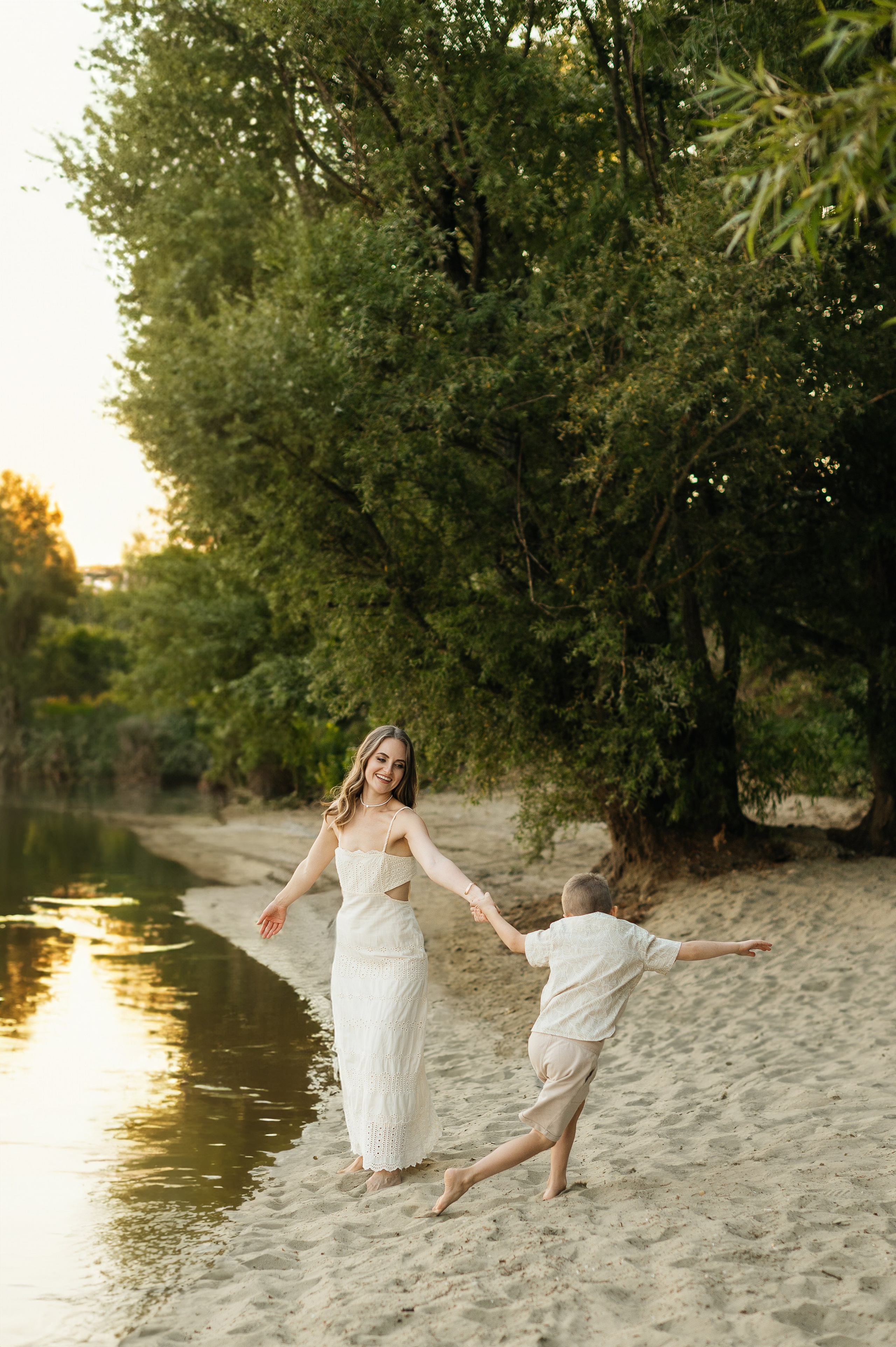 Семейная фотосессия у озера. Свадебный и семейный фотограф Кореновск/Краснодар