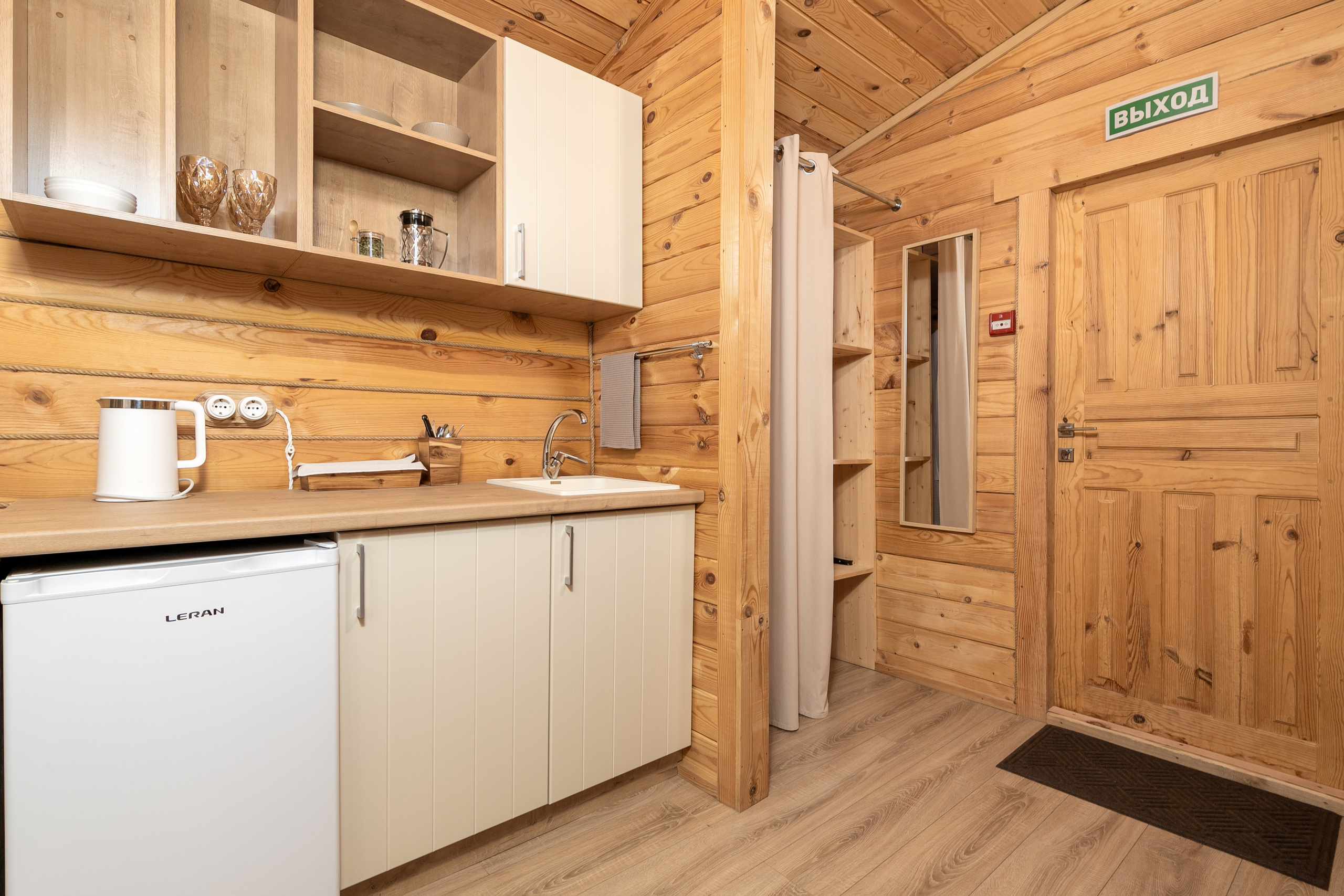 Фотосъёмка интерьеров и территории ALTAY CHALET. Коммерческий фотограф Яков Рослин