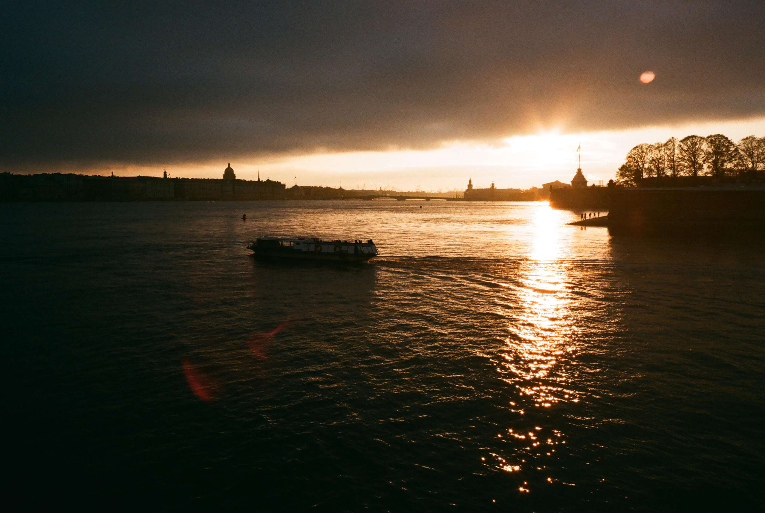 Фотографии цветные. Свадебный и семейный пленочный фотограф в Петербурге Истомина Ирина