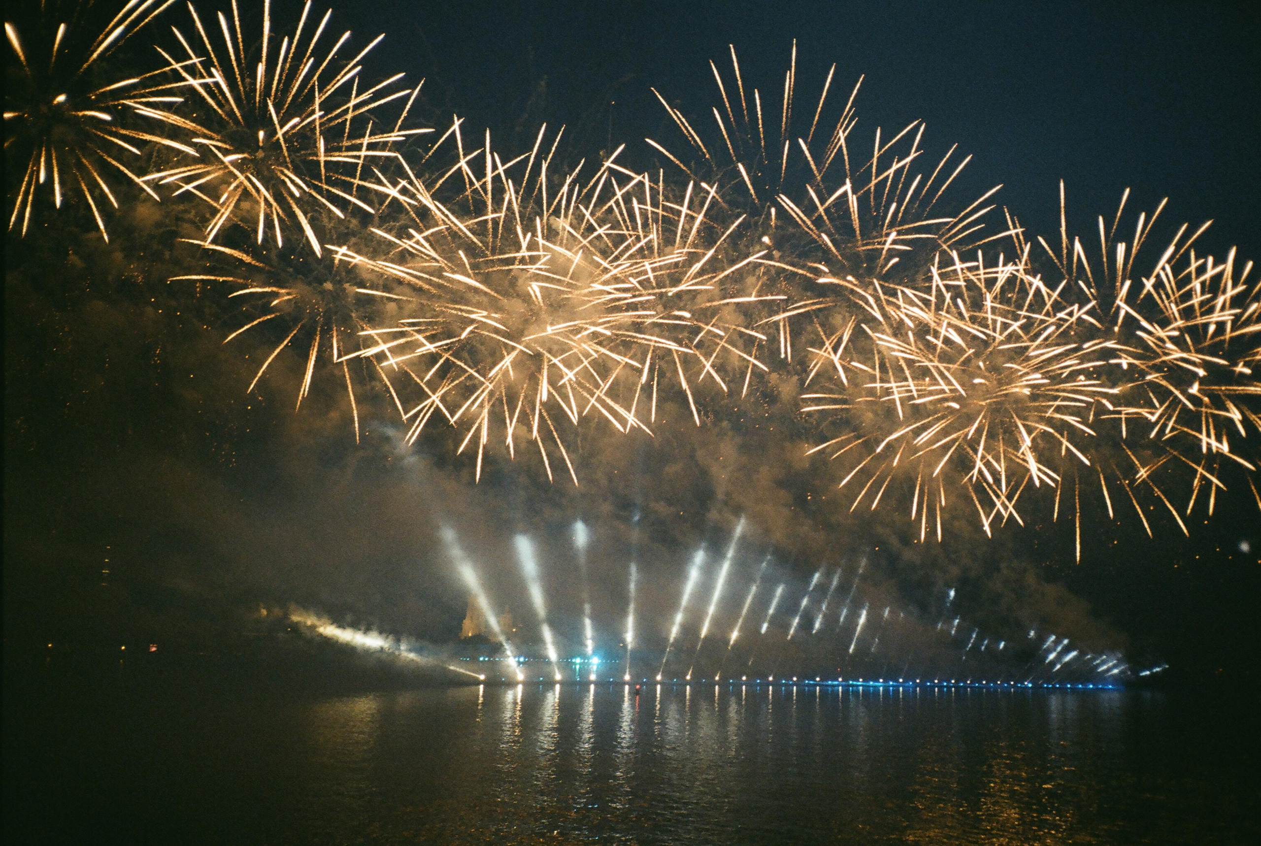 Фотографии цветные. Свадебный и семейный пленочный фотограф в Петербурге Истомина Ирина