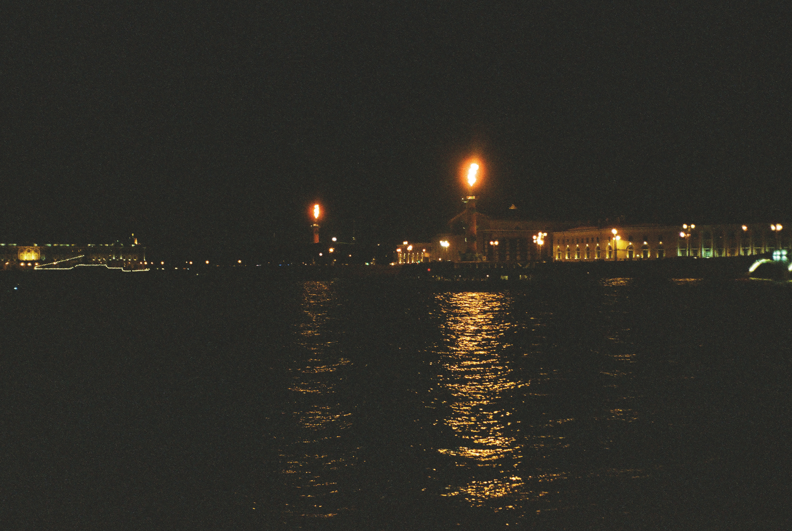 Фотографии цветные. Свадебный и семейный пленочный фотограф в Петербурге Истомина Ирина