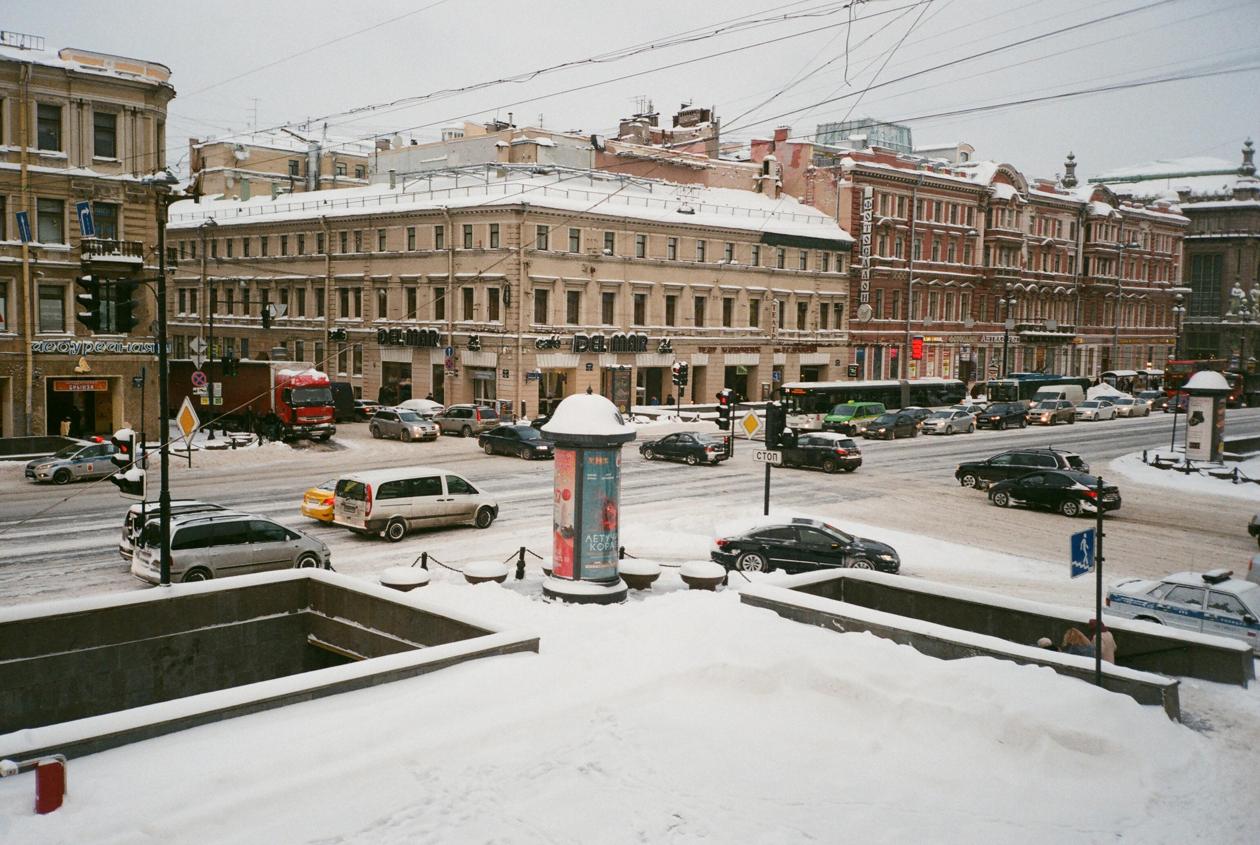 Фотографии цветные. Свадебный и семейный пленочный фотограф в Петербурге Истомина Ирина