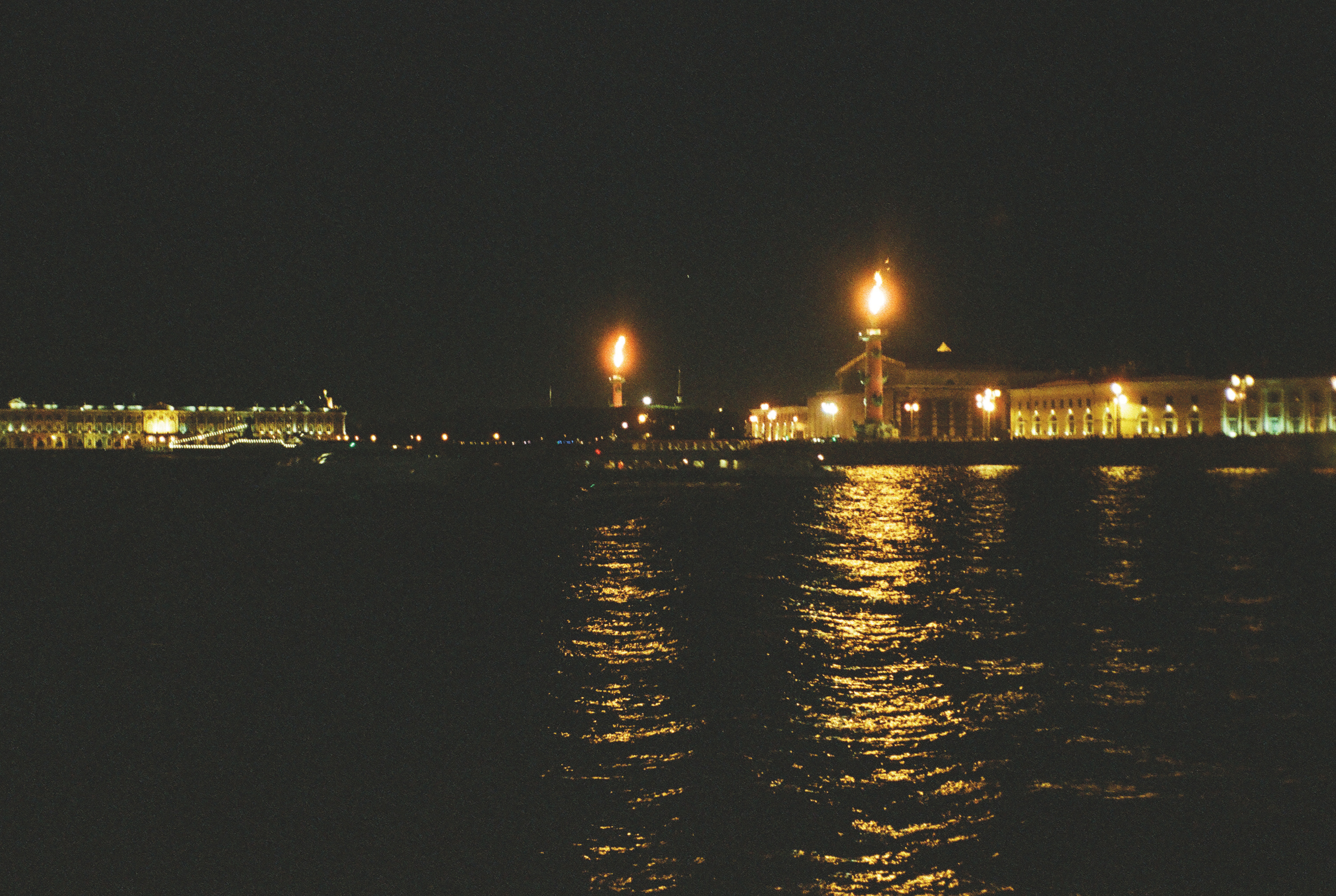 Фотографии цветные. Свадебный и семейный пленочный фотограф в Петербурге Истомина Ирина