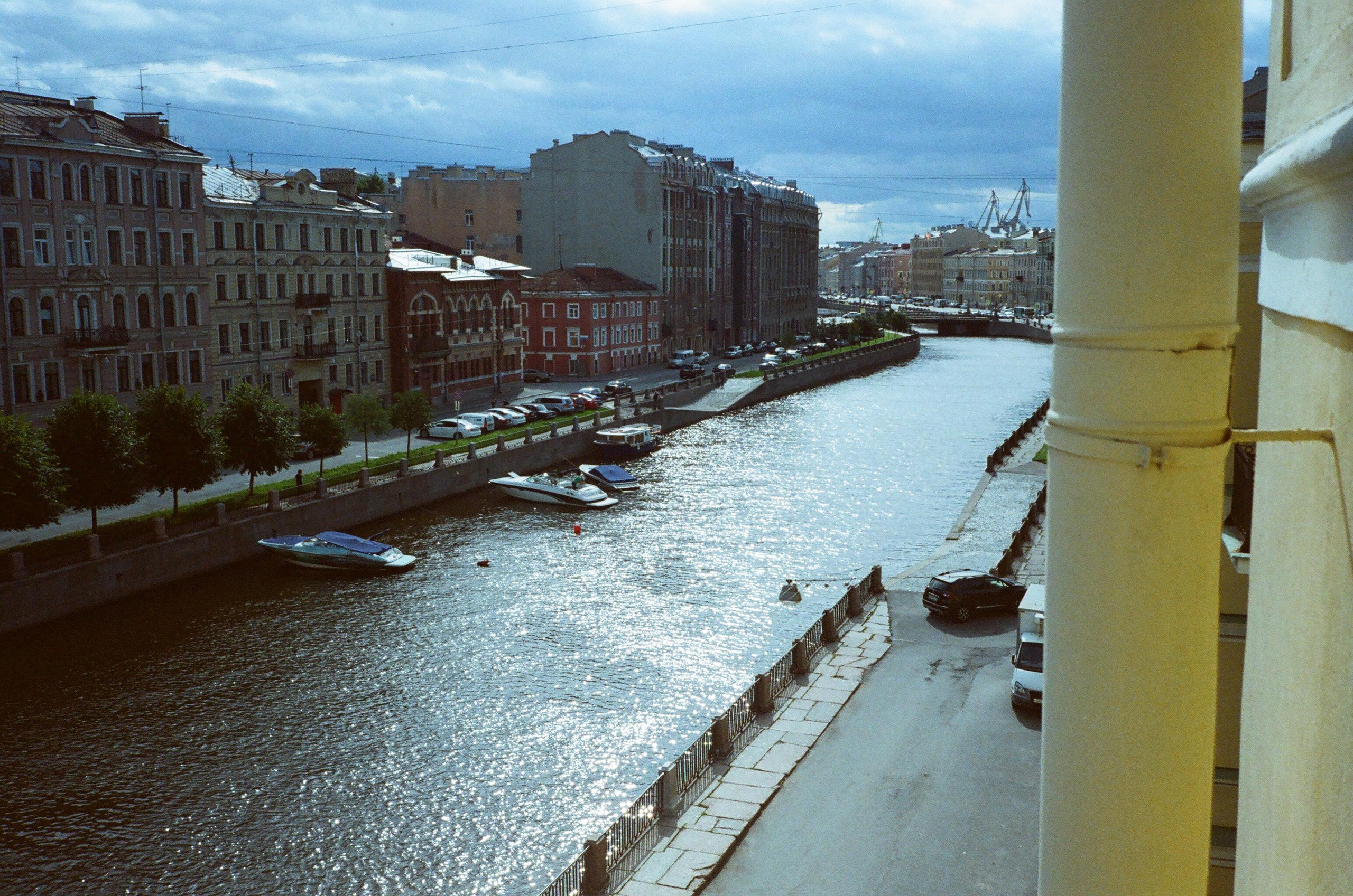 Фотографии цветные. Свадебный и семейный пленочный фотограф в Петербурге Истомина Ирина