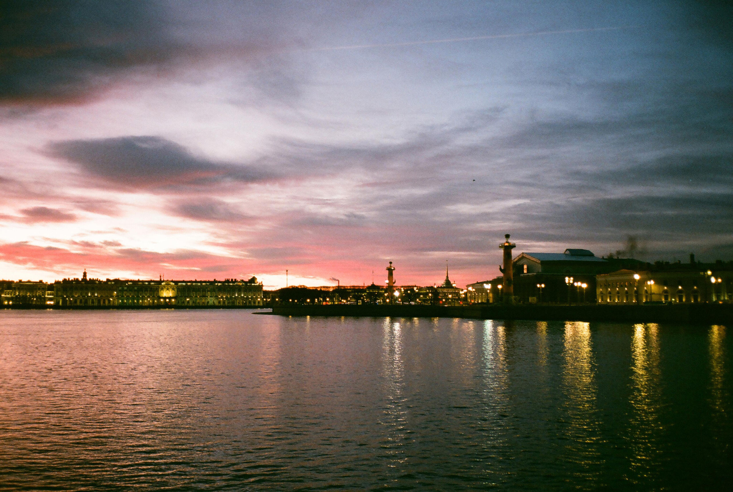 Фотографии цветные. Свадебный и семейный пленочный фотограф в Петербурге Истомина Ирина