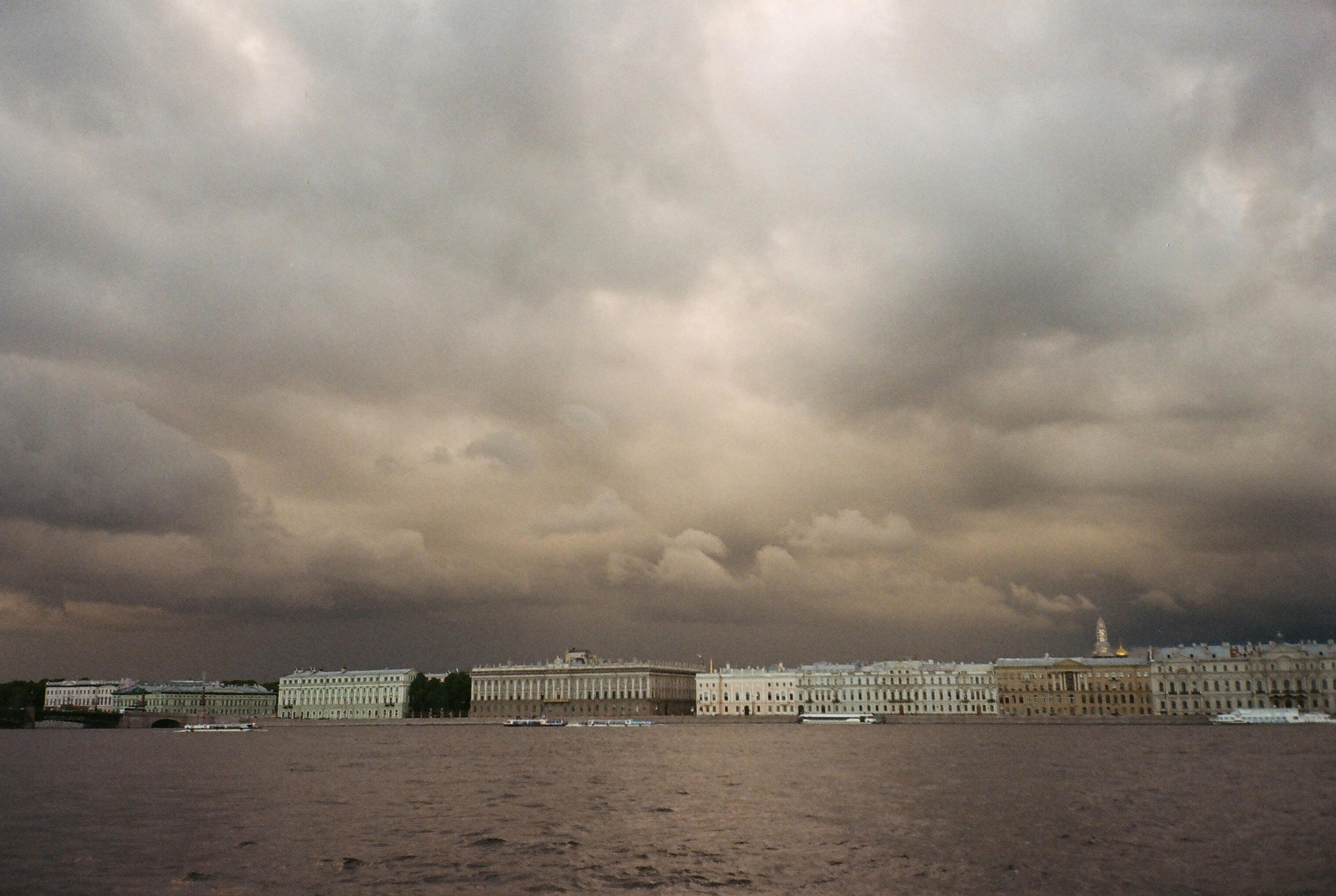 Фотографии цветные. Свадебный и семейный пленочный фотограф в Петербурге Истомина Ирина