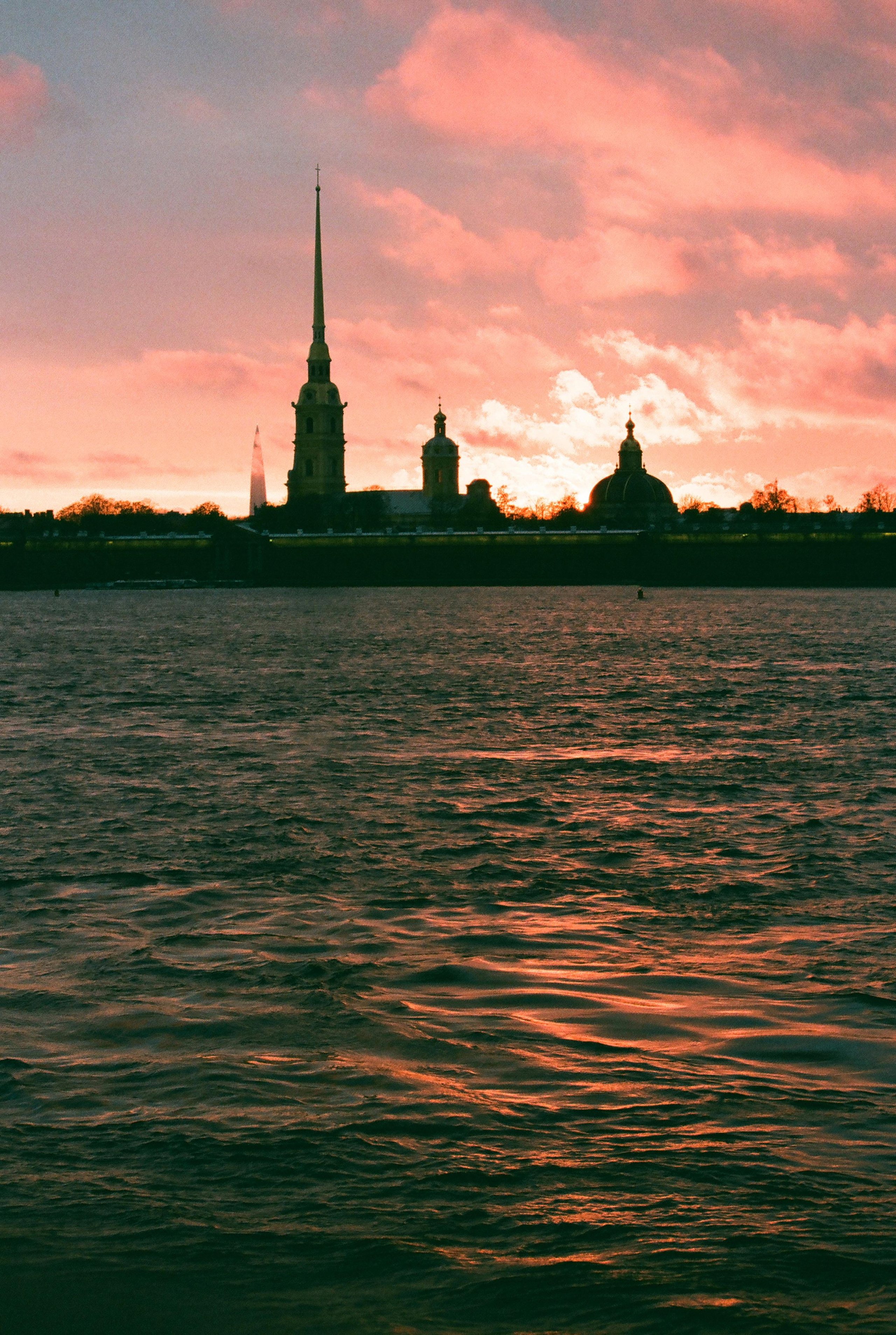 Фотографии цветные. Свадебный и семейный пленочный фотограф в Петербурге Истомина Ирина