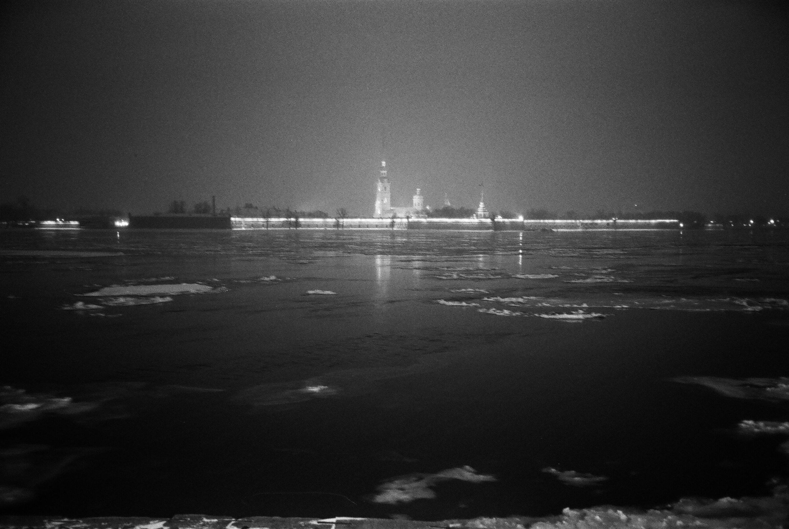 Фотографии черно-белые. Свадебный и семейный пленочный фотограф в Петербурге Истомина Ирина