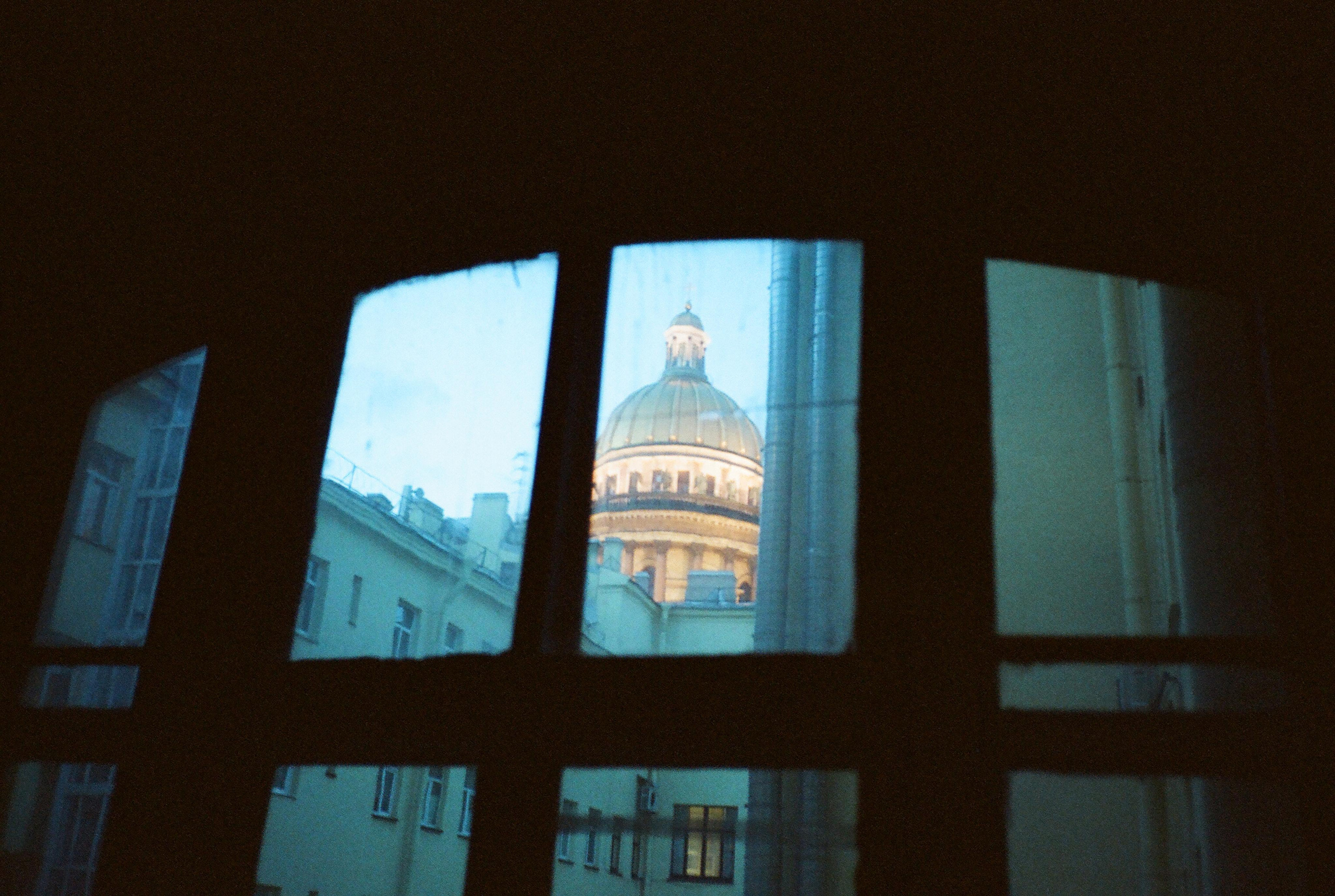 Фотографии цветные. Свадебный и семейный пленочный фотограф в Петербурге Истомина Ирина