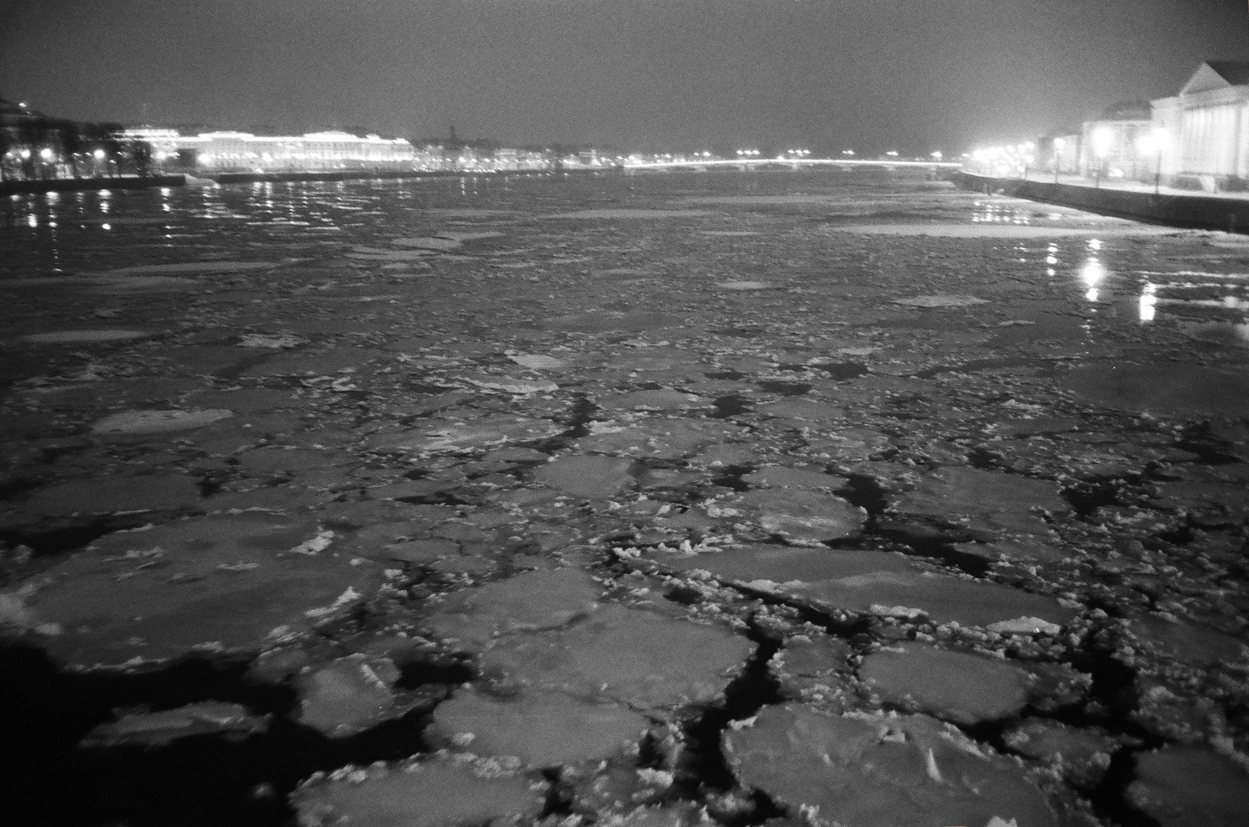 Фотографии черно-белые. Свадебный и семейный пленочный фотограф в Петербурге Истомина Ирина