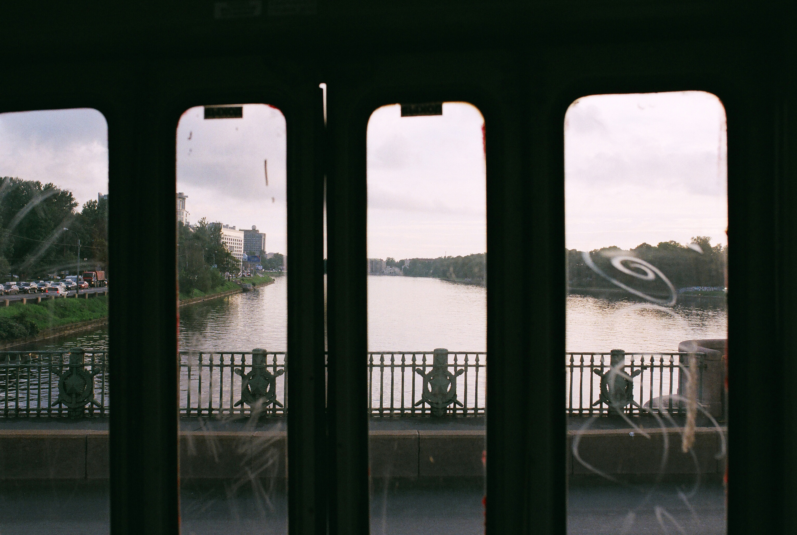 Фотографии цветные. Свадебный и семейный пленочный фотограф в Петербурге Истомина Ирина