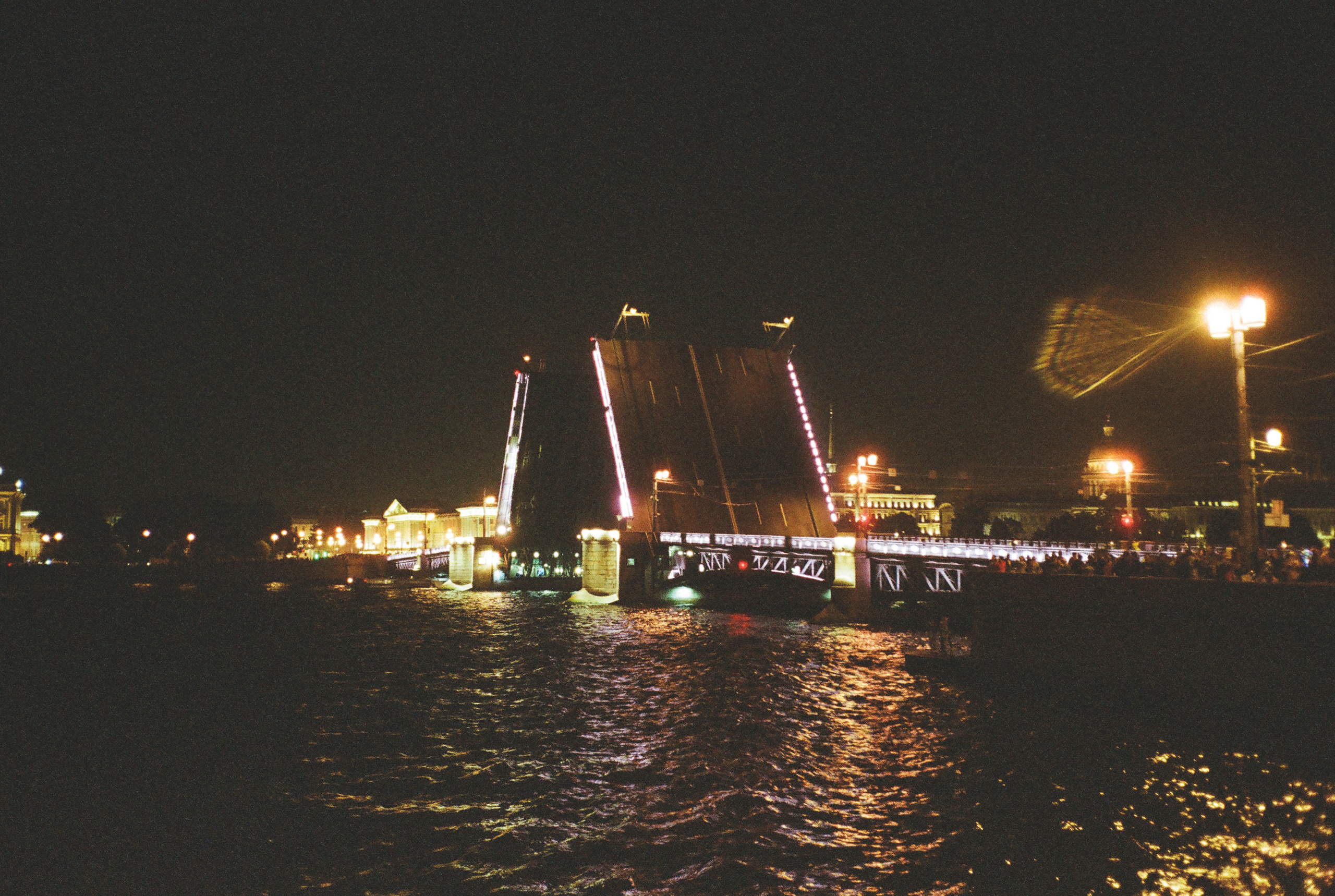 Фотографии цветные. Свадебный и семейный пленочный фотограф в Петербурге Истомина Ирина