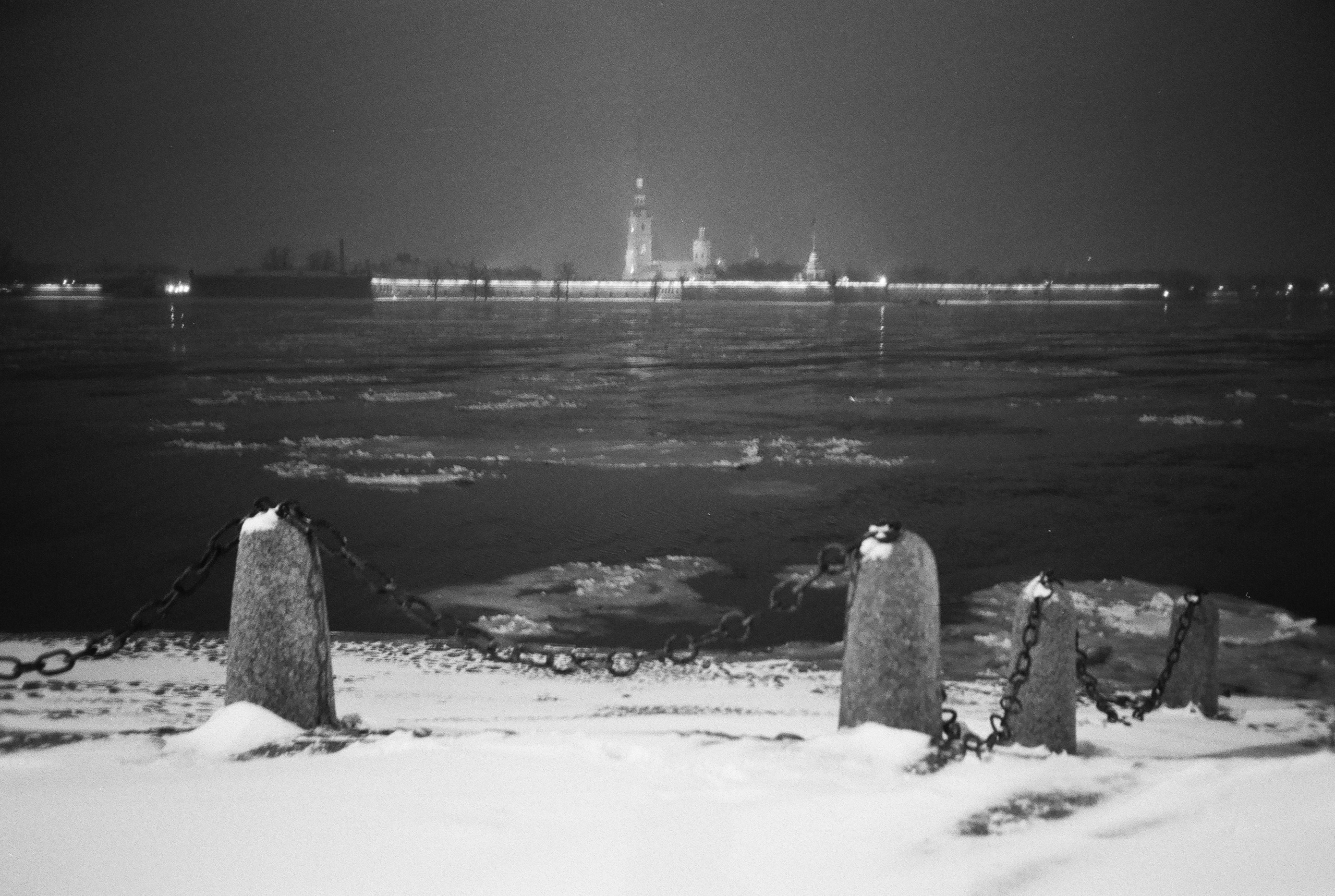 Фотографии черно-белые. Свадебный и семейный пленочный фотограф в Петербурге Истомина Ирина