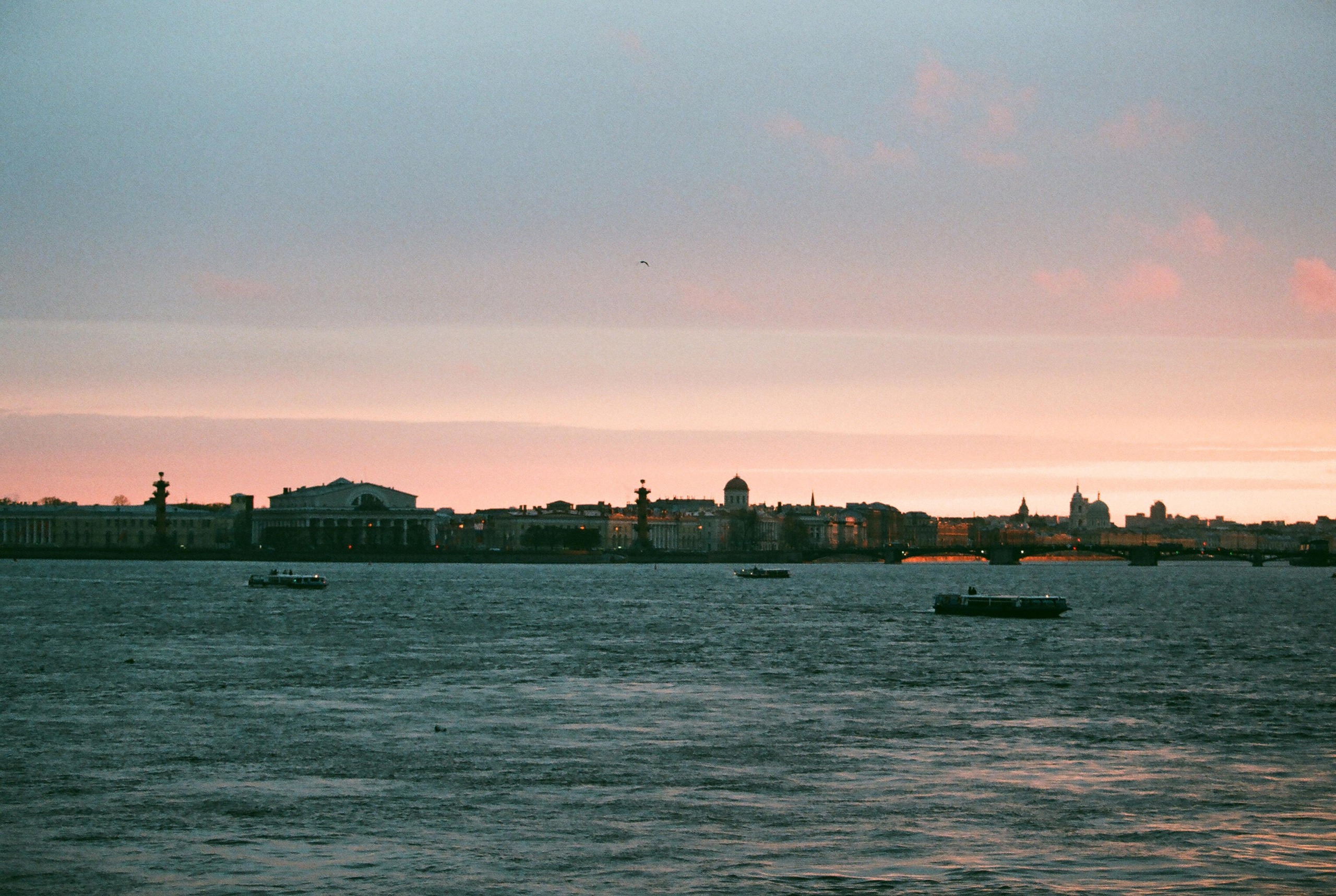 Фотографии цветные. Свадебный и семейный пленочный фотограф в Петербурге Истомина Ирина