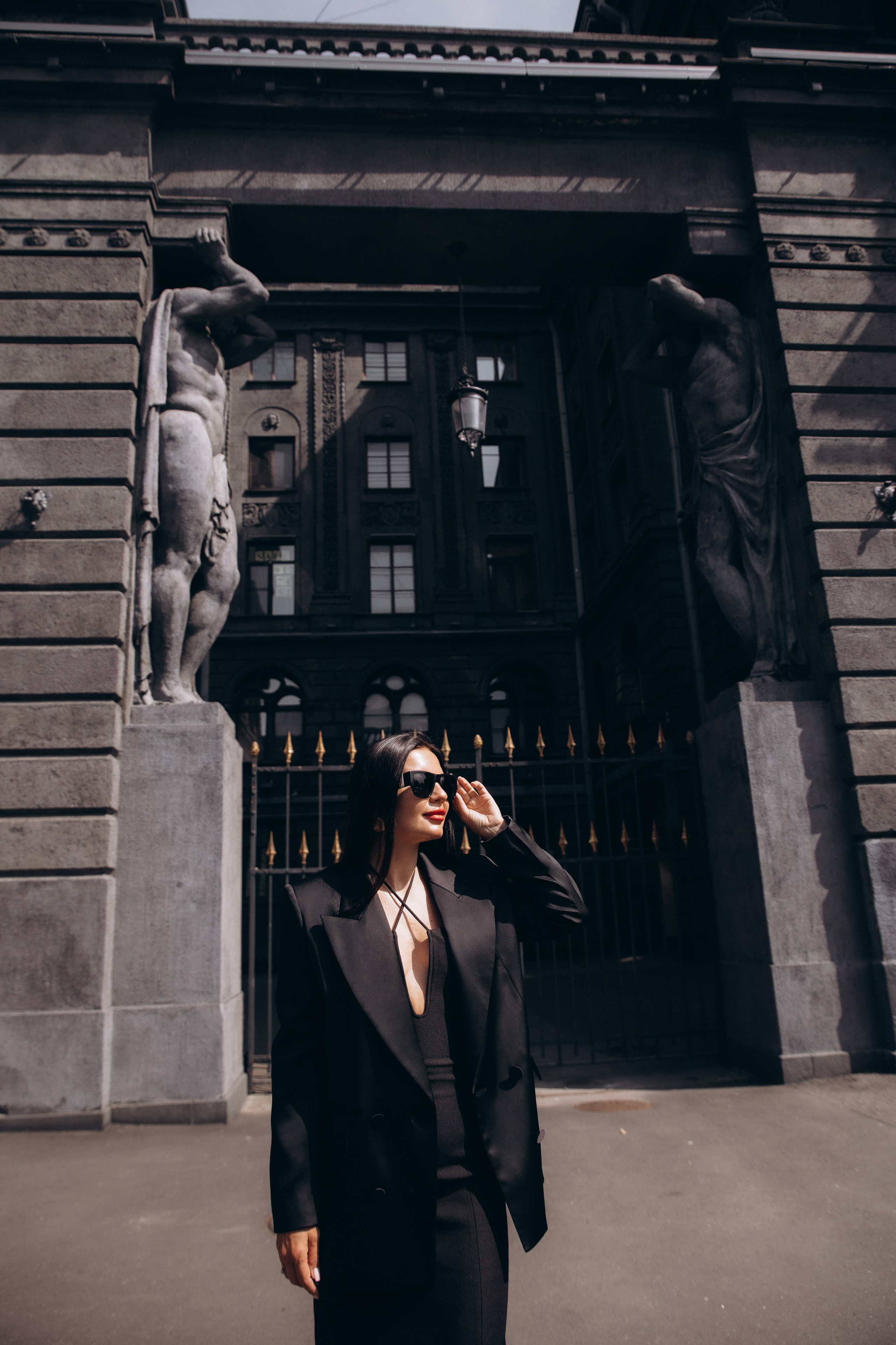 Ольга, прогулка по Фонтанке и фотосессия в парадной Ромашка. Фотограф в Санкт-Петербурге Разиля Идиятуллина