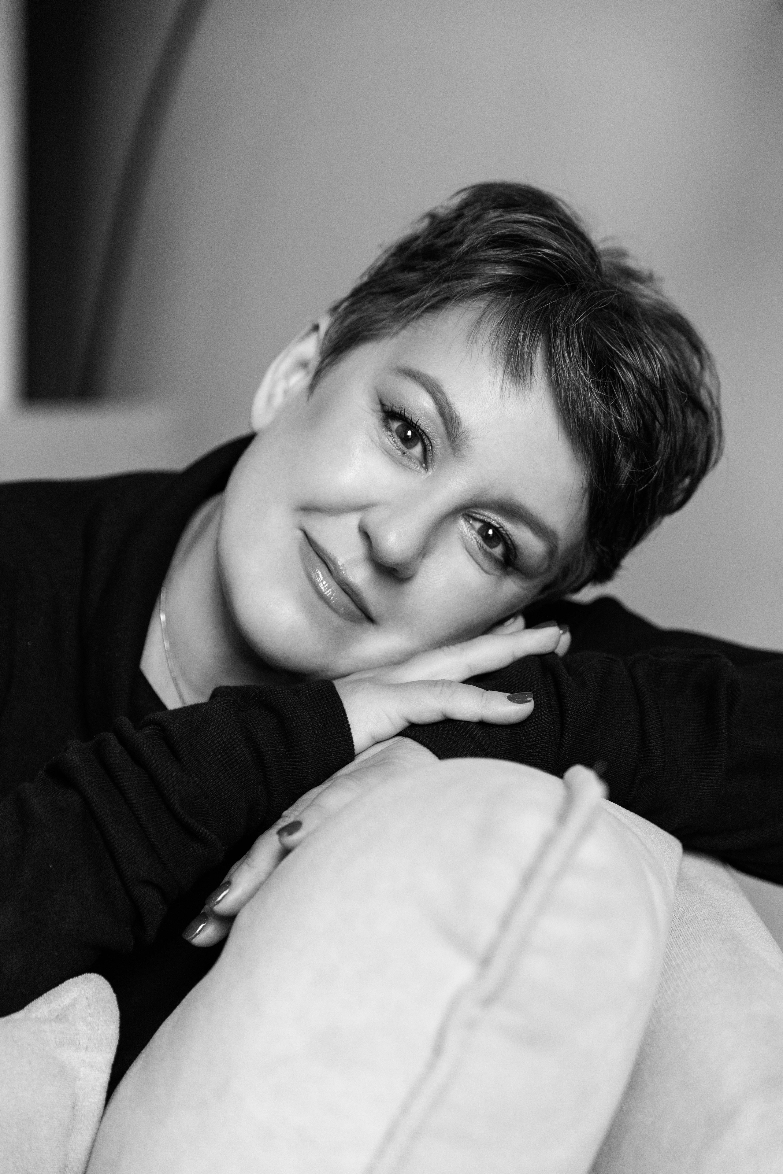 Portfolio. Volume II: «Портреты. Лица Ленинград Центра без масок». Ира Сафронова — фотограф и нейровизуализатор | бизнес-съёмки, портреты, нейровизуалы для брендов, Санкт-Петербург и Москва