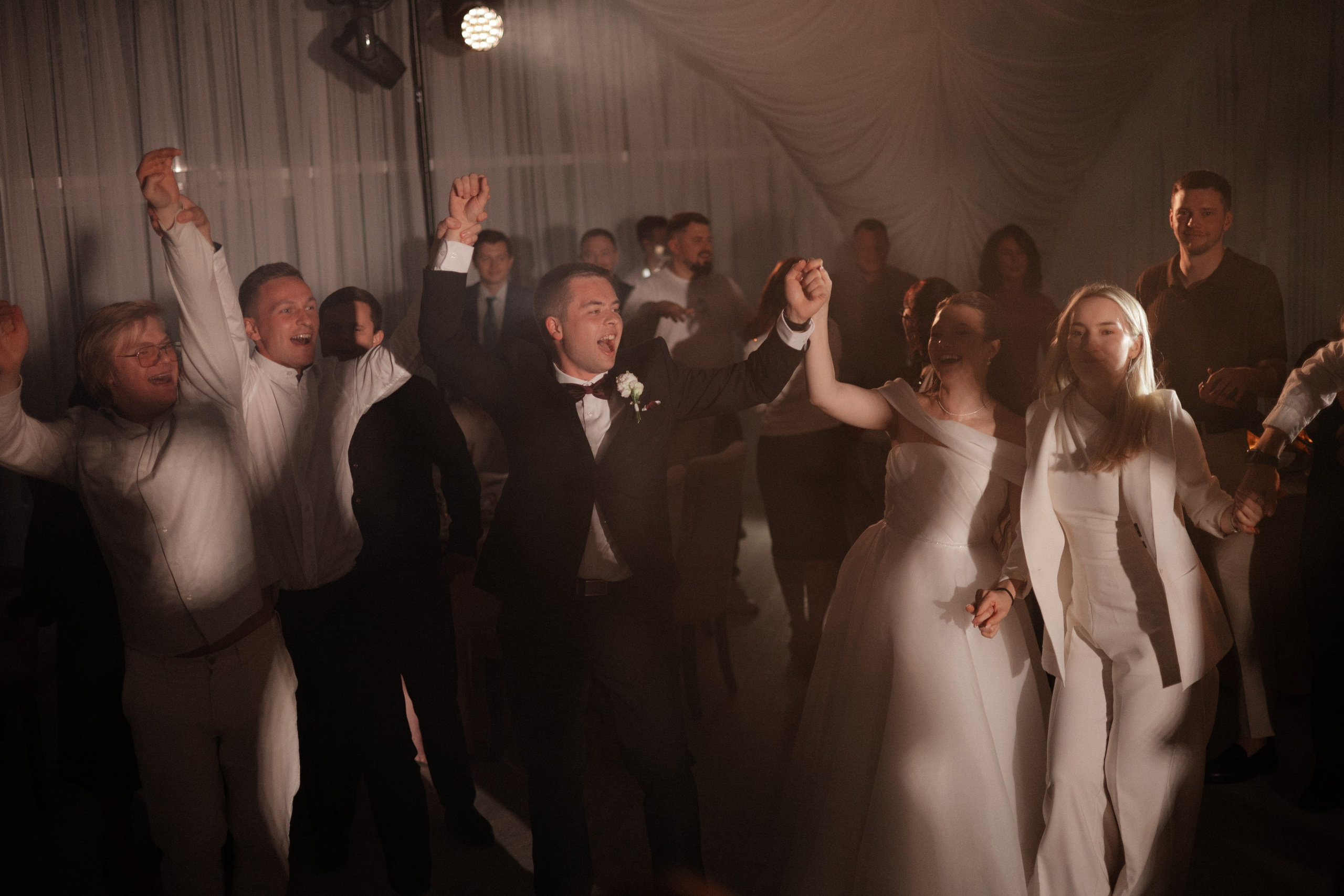 Аня и Саша. Свадьба в Юдино парк. Свадебный и портретный фотограф в Москве Анастасия Масюк