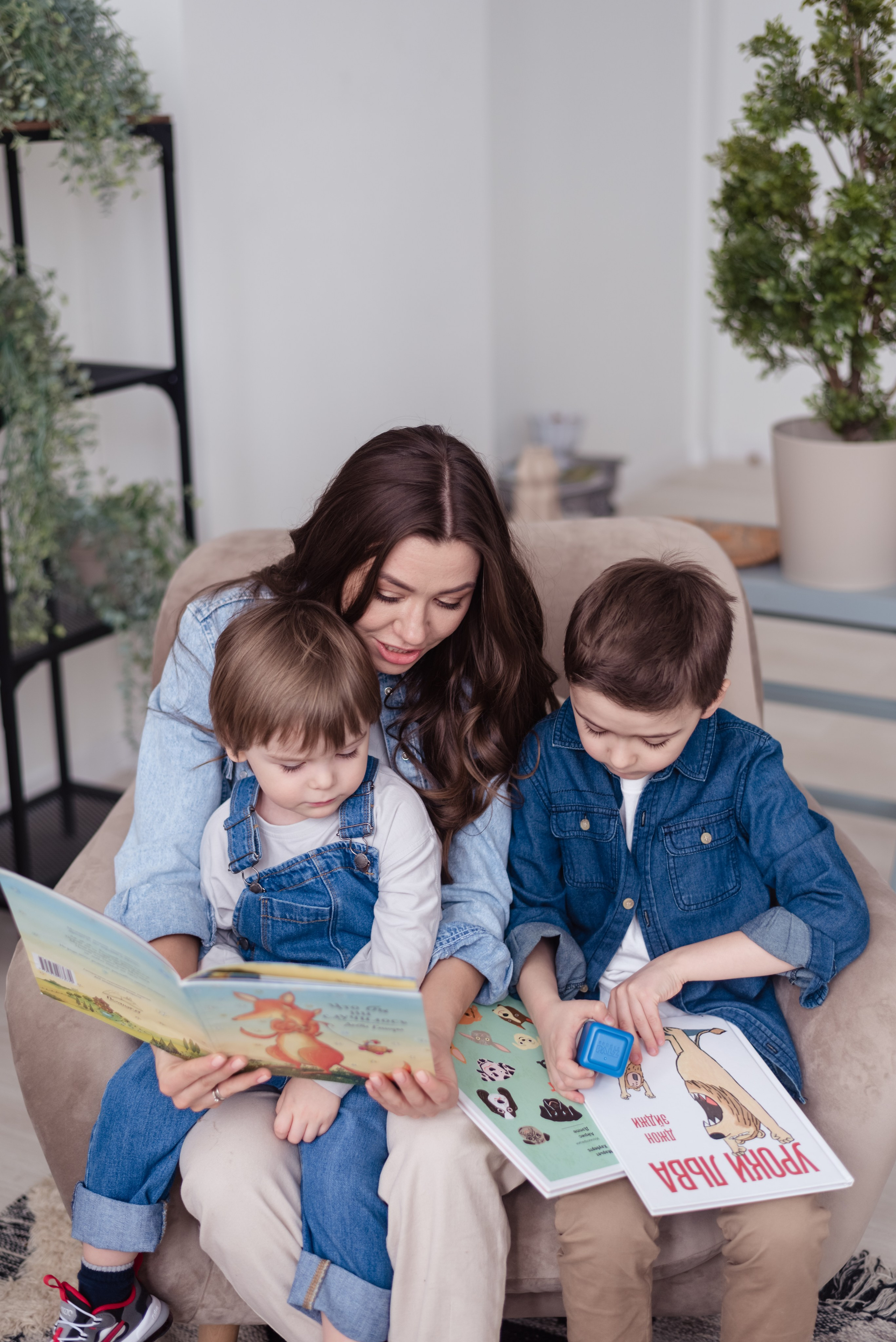 Семейные съёмки интерьерные. Фотограф в стиле Vogue в Санкт-Петербурге Иветта Бекетнова