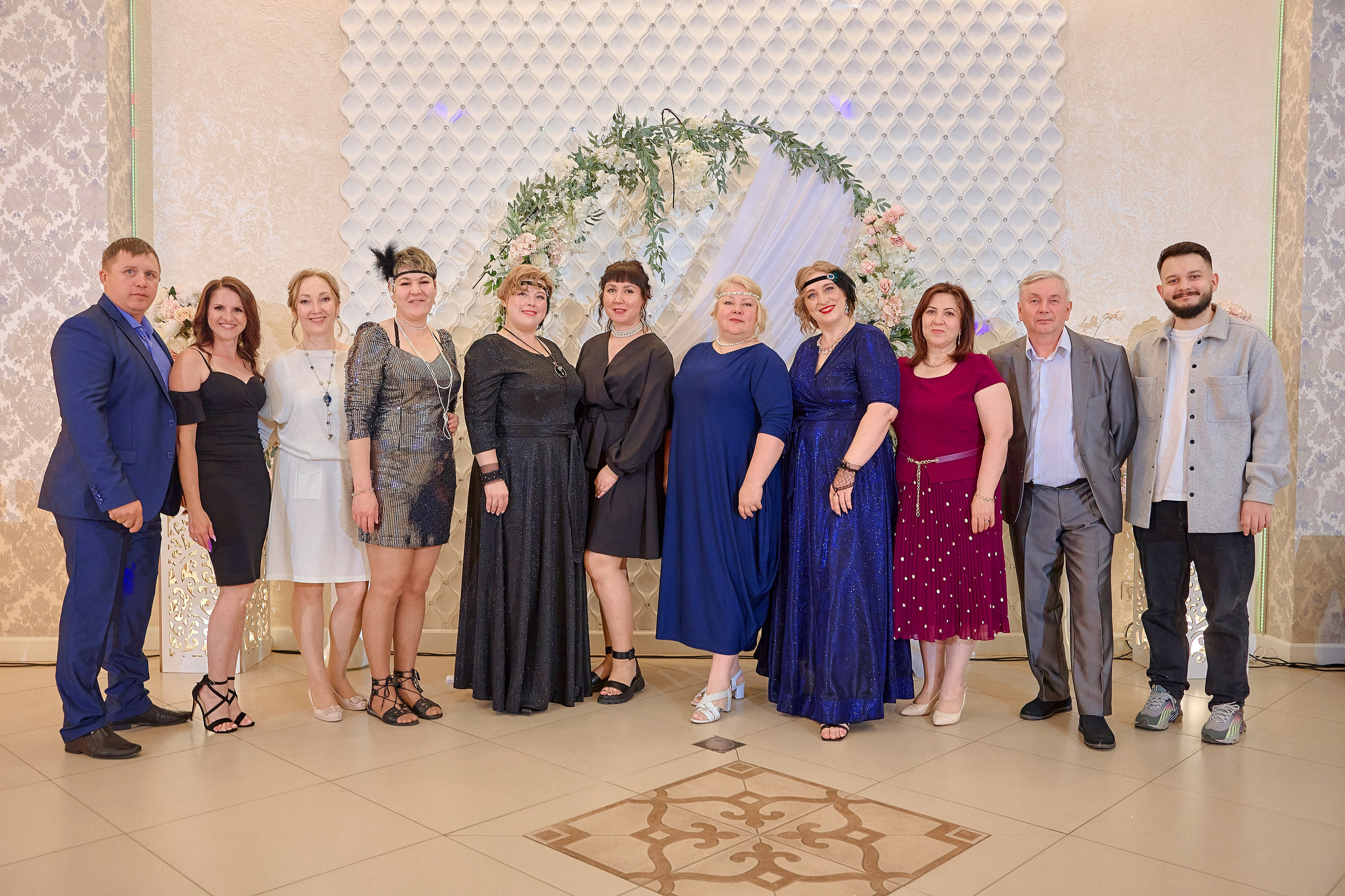 Портфолио репортажной фотосъёмки: Выпускной в ресторане «Император». Фотограф Яковлев Роман — Красноярск