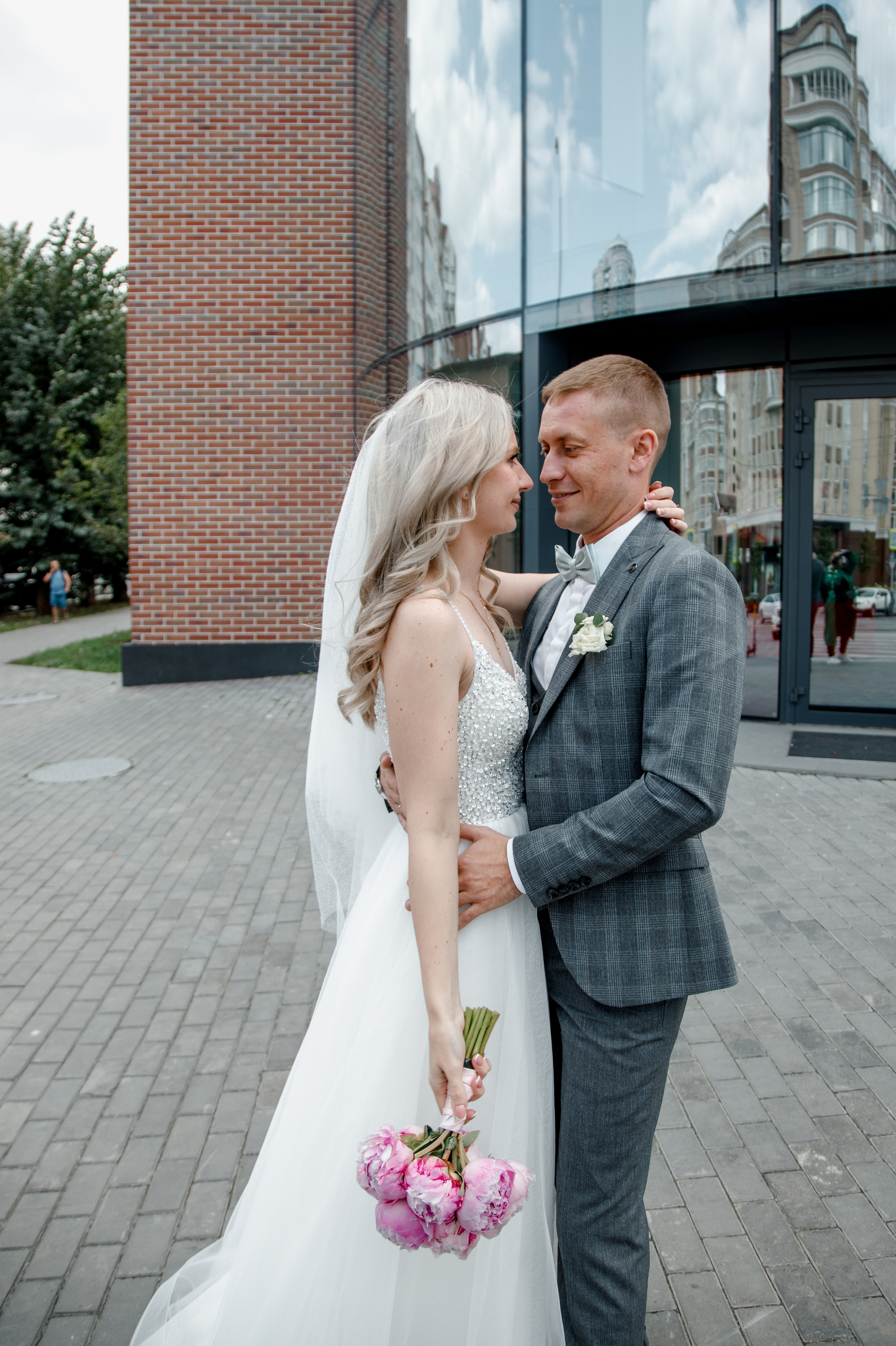 Прогулка после Загса Костя и Катюша. Свадебный и семейный фотограф Ибрагимова Мария из Екатеринбурга