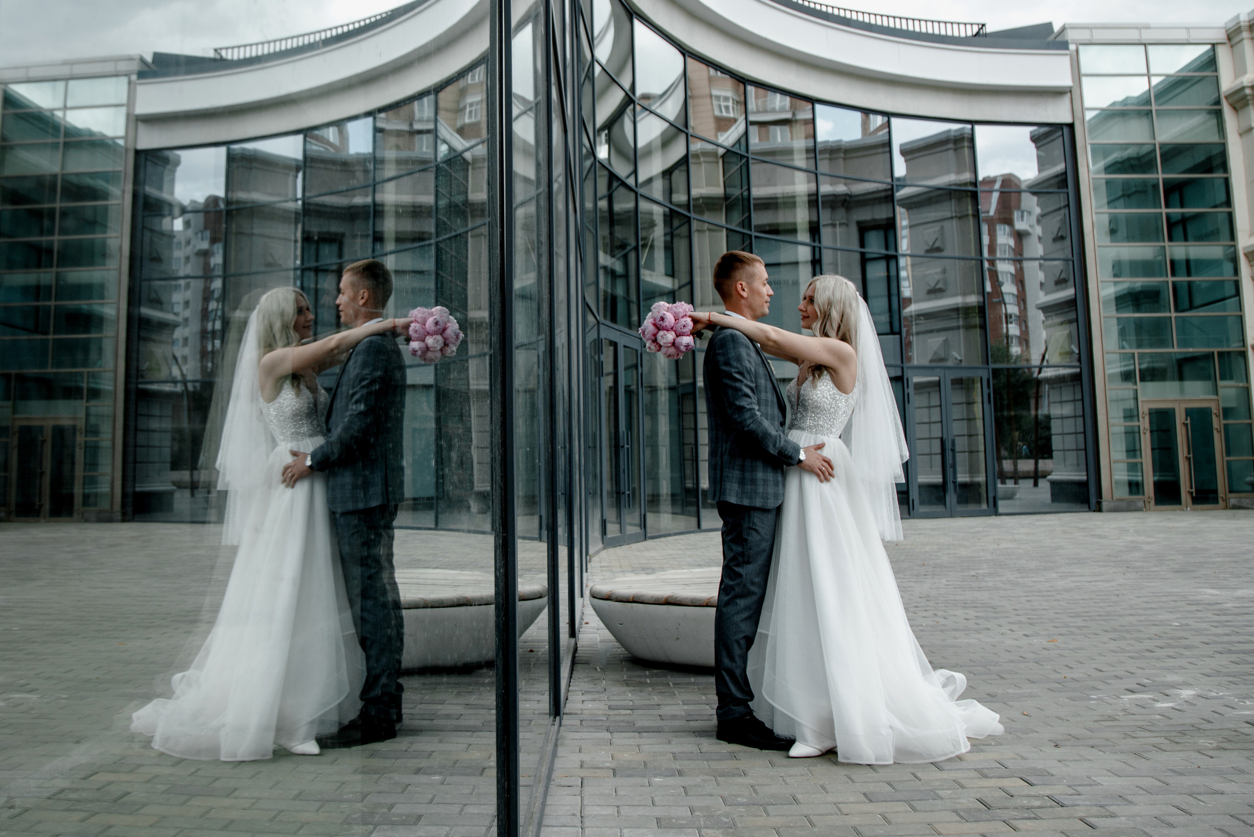 Прогулка после Загса Костя и Катюша. Свадебный и семейный фотограф Ибрагимова Мария из Екатеринбурга