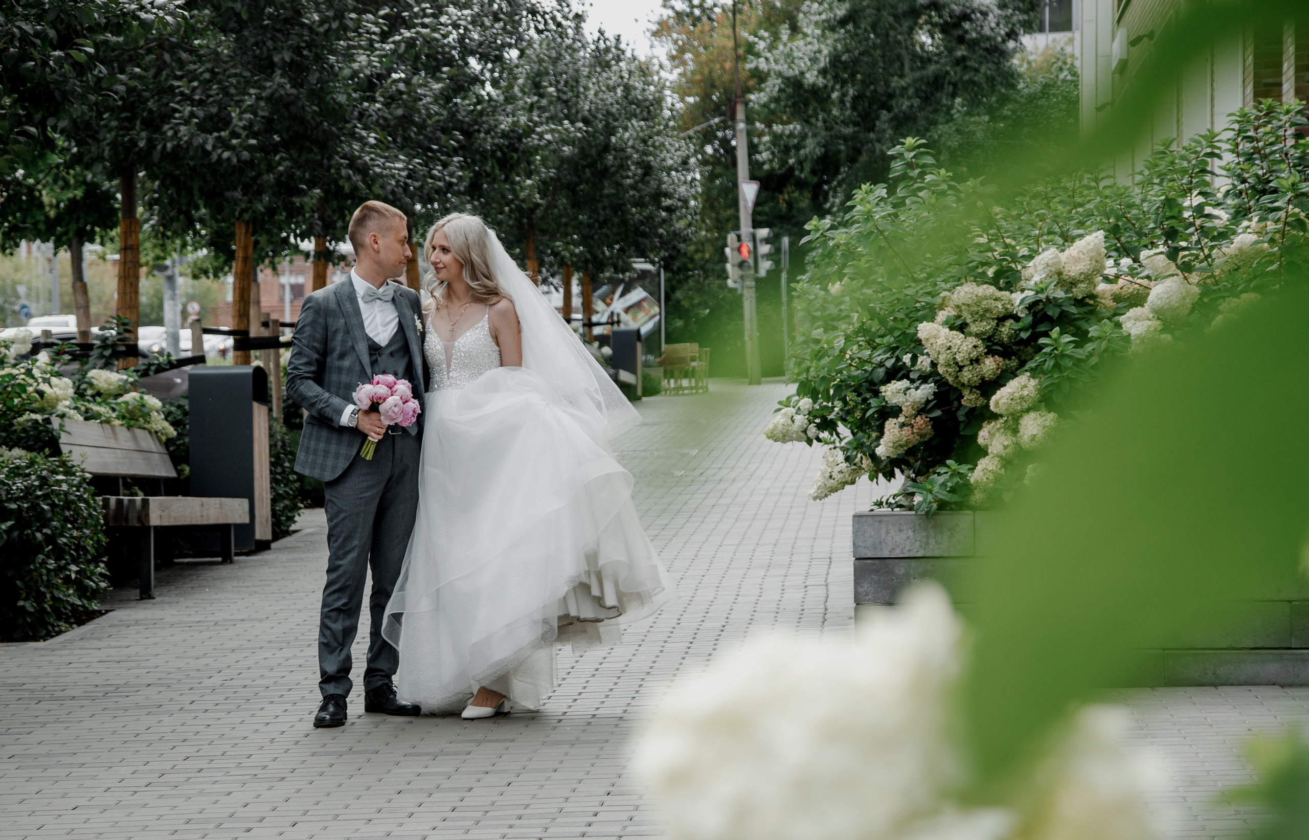 Прогулка после Загса Костя и Катюша. Свадебный и семейный фотограф Ибрагимова Мария из Екатеринбурга