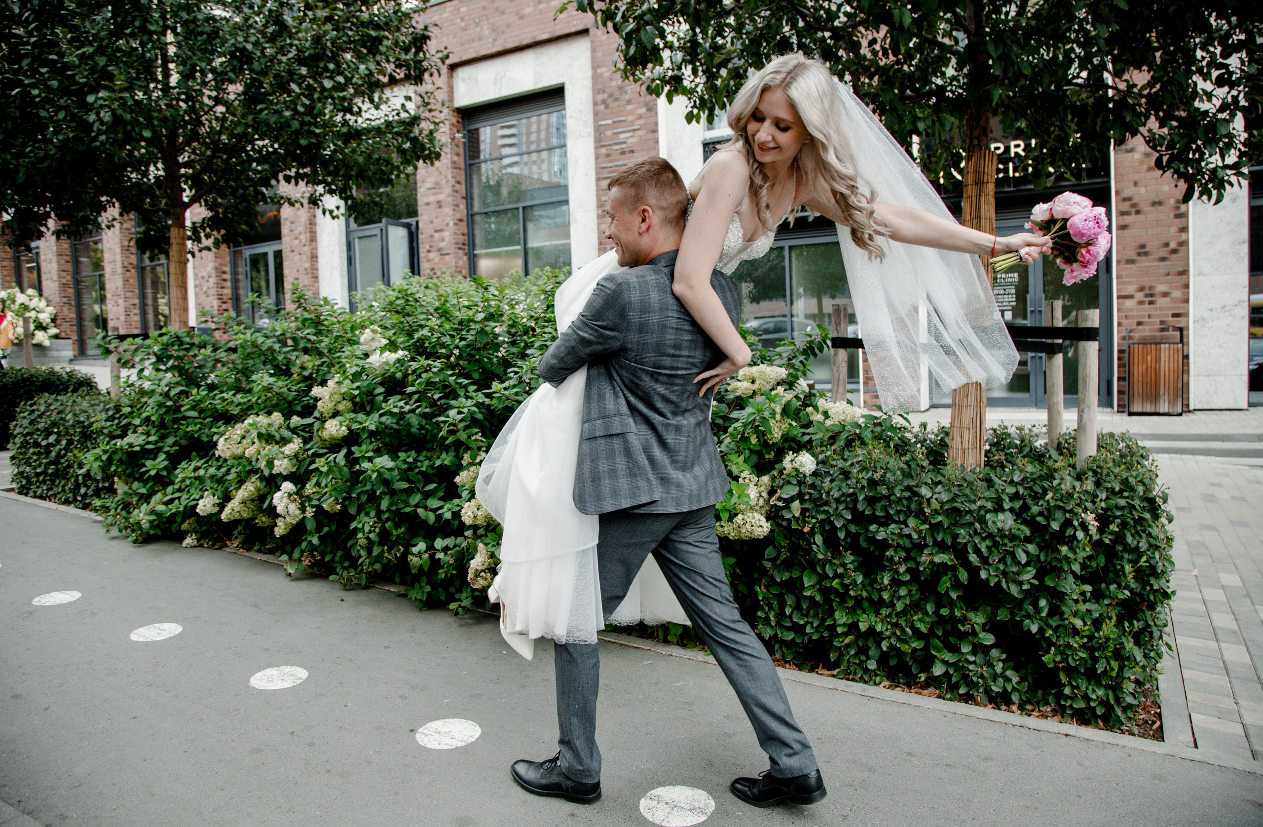Прогулка после Загса Костя и Катюша. Свадебный и семейный фотограф Ибрагимова Мария из Екатеринбурга