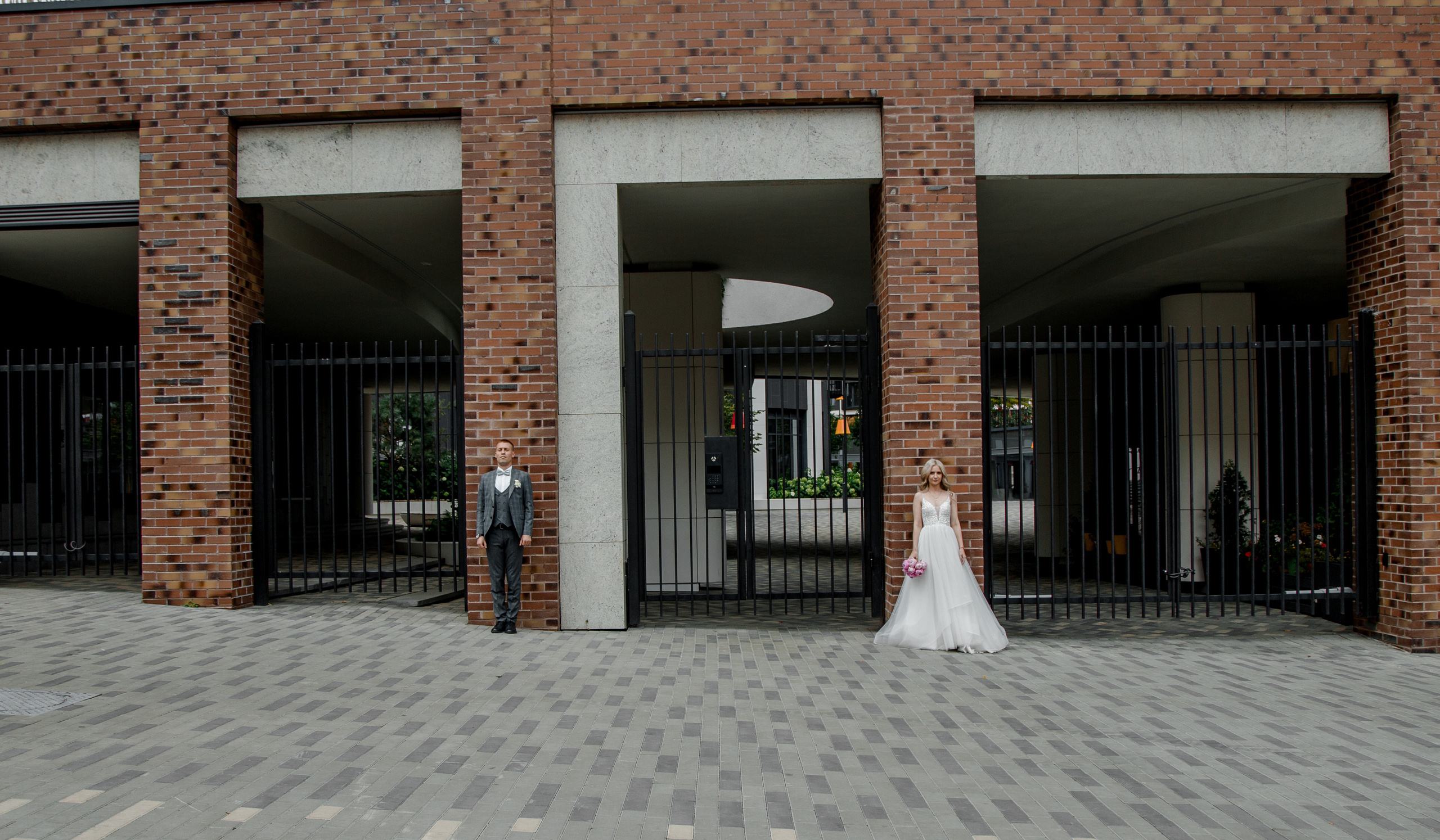 Прогулка после Загса Костя и Катюша. Свадебный и семейный фотограф Ибрагимова Мария из Екатеринбурга