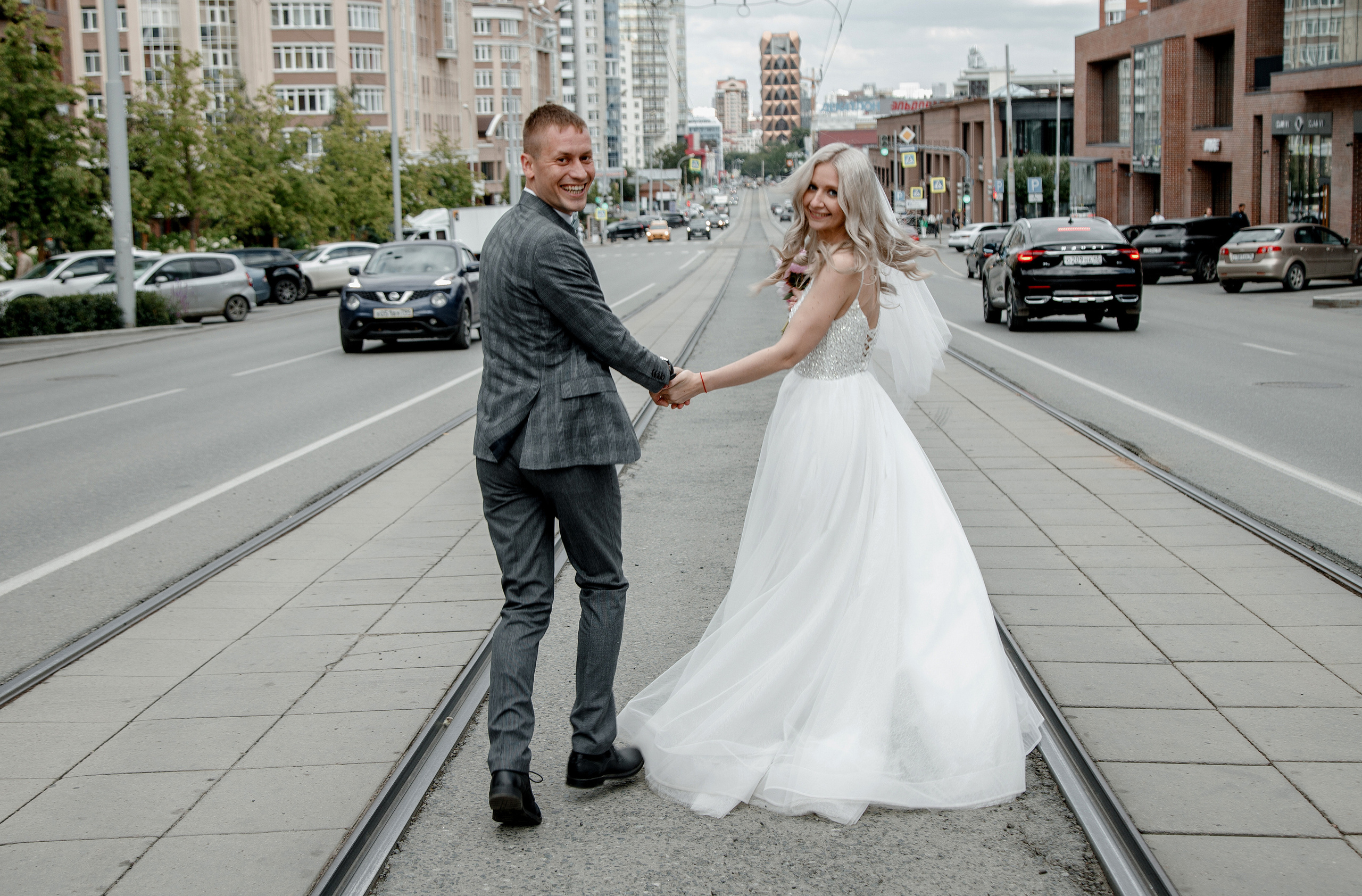 Прогулка после Загса Костя и Катюша. Свадебный и семейный фотограф Ибрагимова Мария из Екатеринбурга